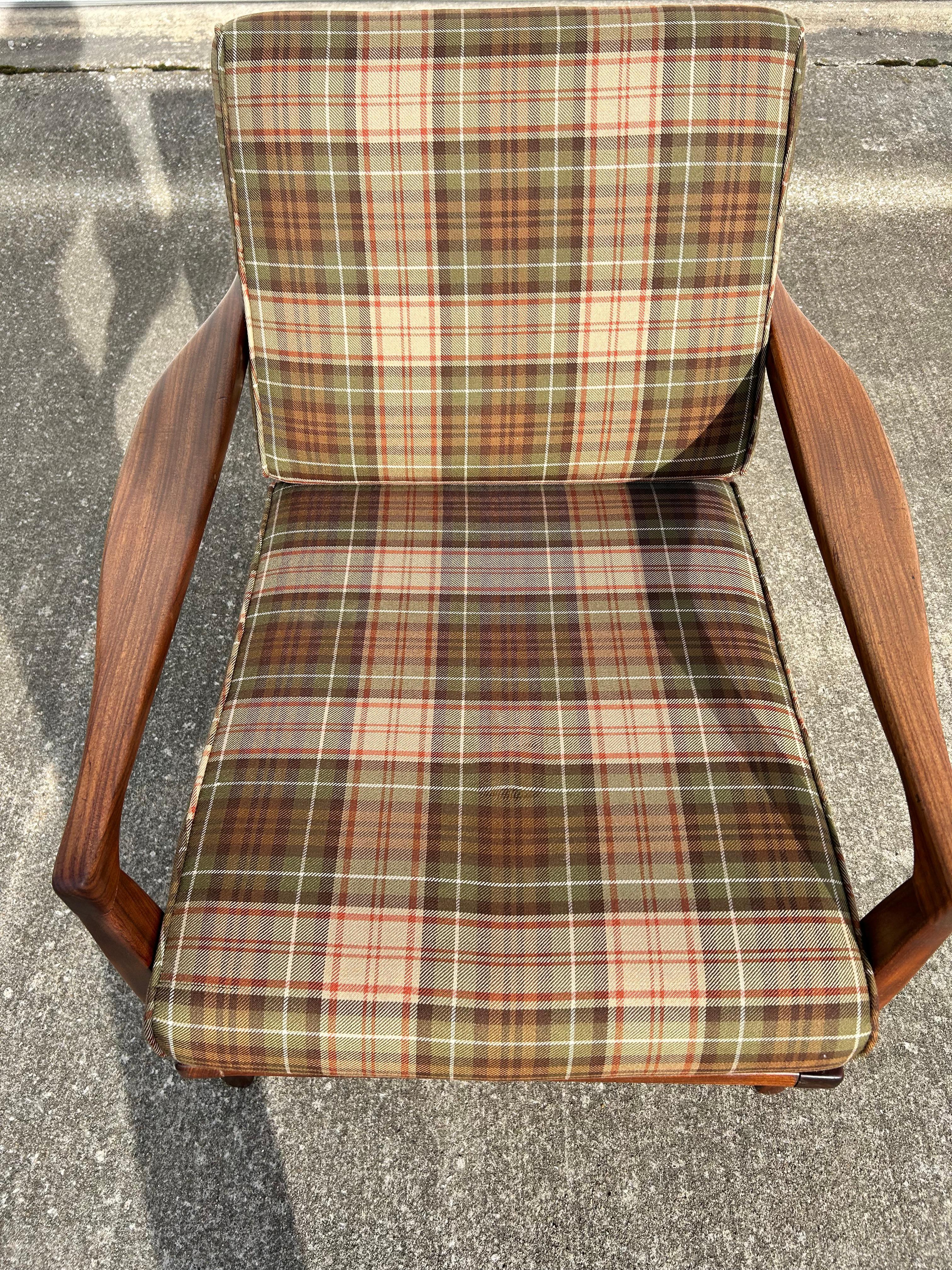Lana Sedia da salotto moderna Mid-Century di Toothill Furniture-UK in vendita