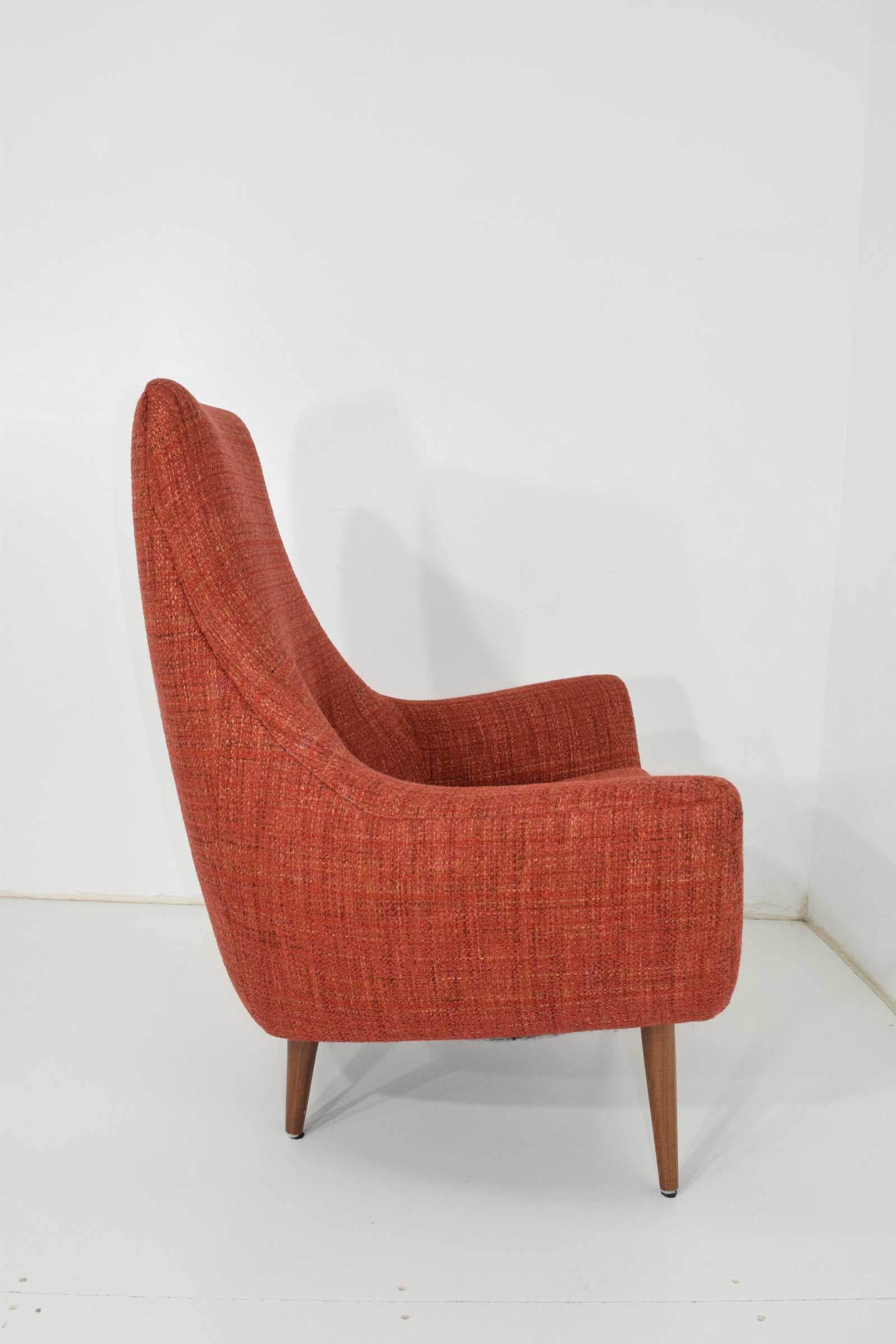 Great looking midcentury lounge chair in style of Adrian Pearsall or Milo Baughman.