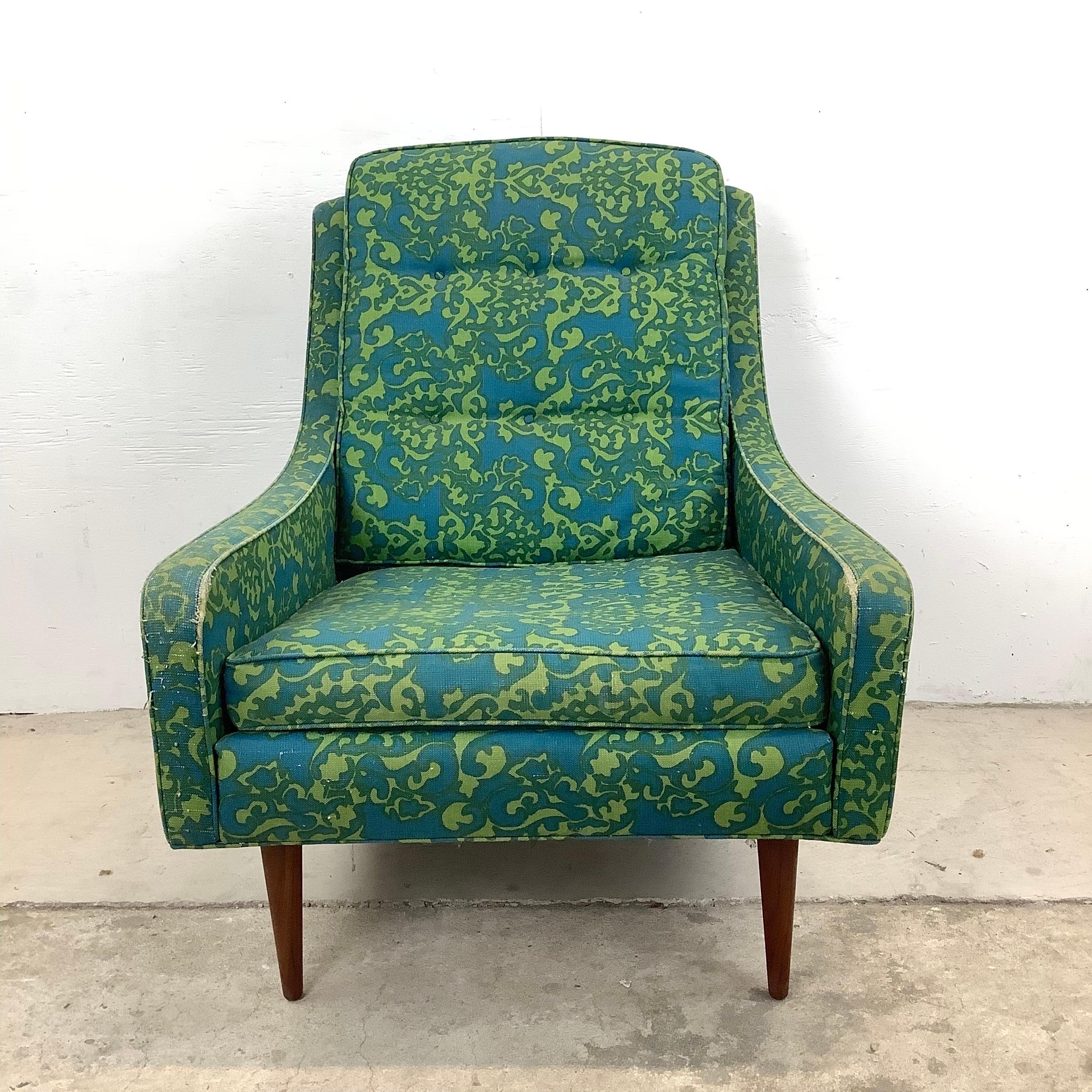 Comfortable and stylish Mid-Century Modern design of this vintage lounge chair make it a vibrant addition to any interior. 

?Dimensions: 27.5W 33D 35.5H 16SH 19.5AH.

Condition: age appropriate wear, vintage fabric worn and soiled, some