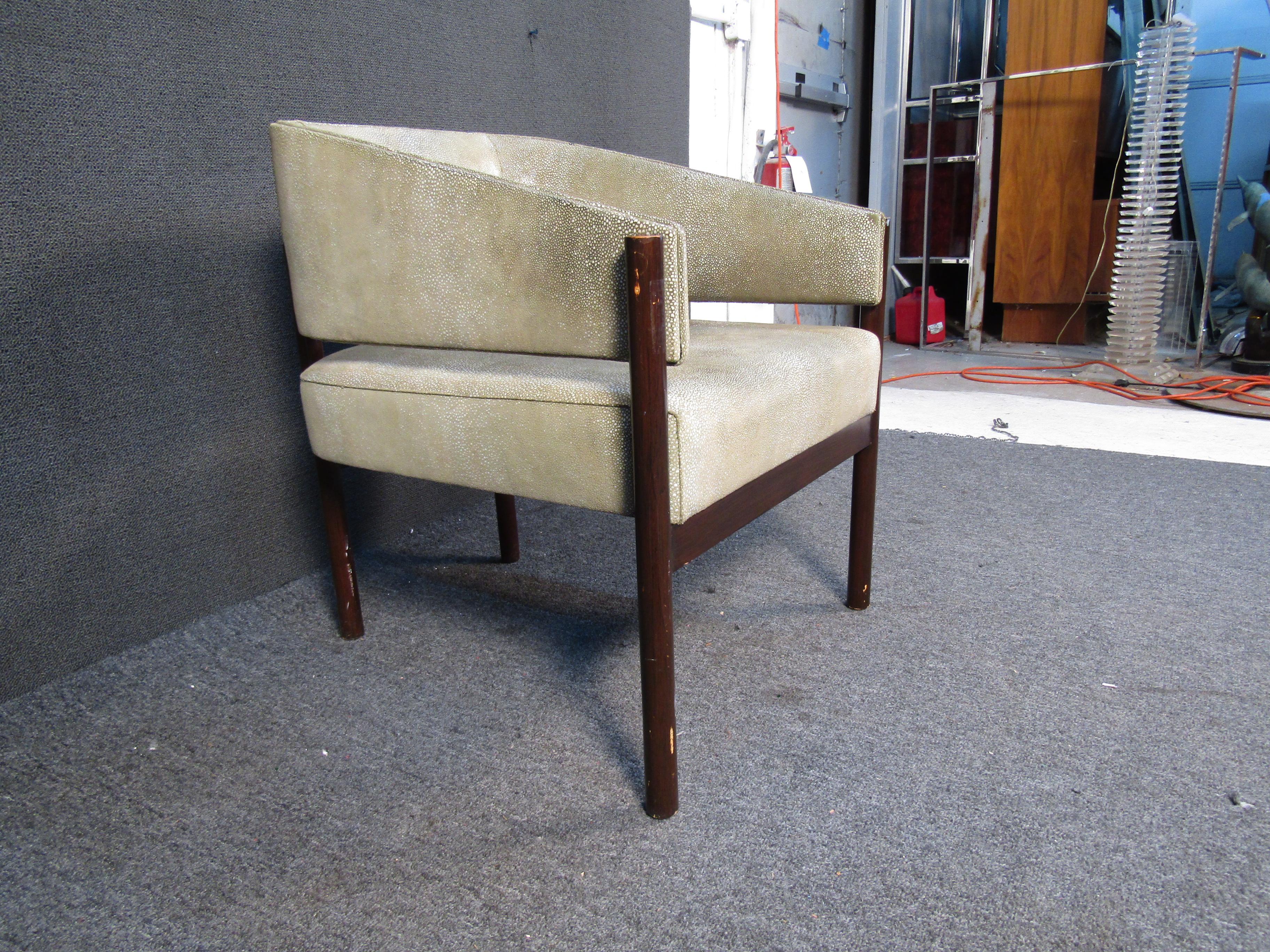 Upholstery Mid-Century Modern Lounge Chair For Sale