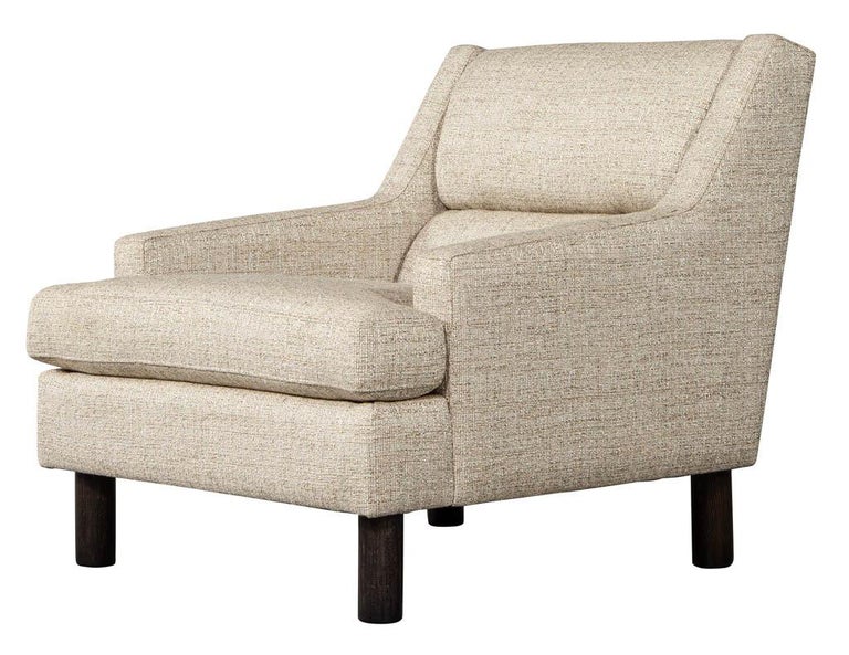 Mid-Century Modern Lounge Chair in Designer Linen For Sale 1