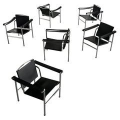 Moderner Loungesessel aus der Mitte des Jahrhunderts im Stil von 'LC1' von Le Corbusier, schwarzes Leder