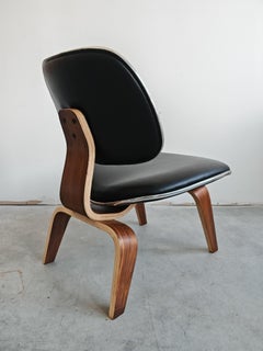 Mid Century Modern Lounge Chair in style of LCW Chair by Charles and Ray Eames