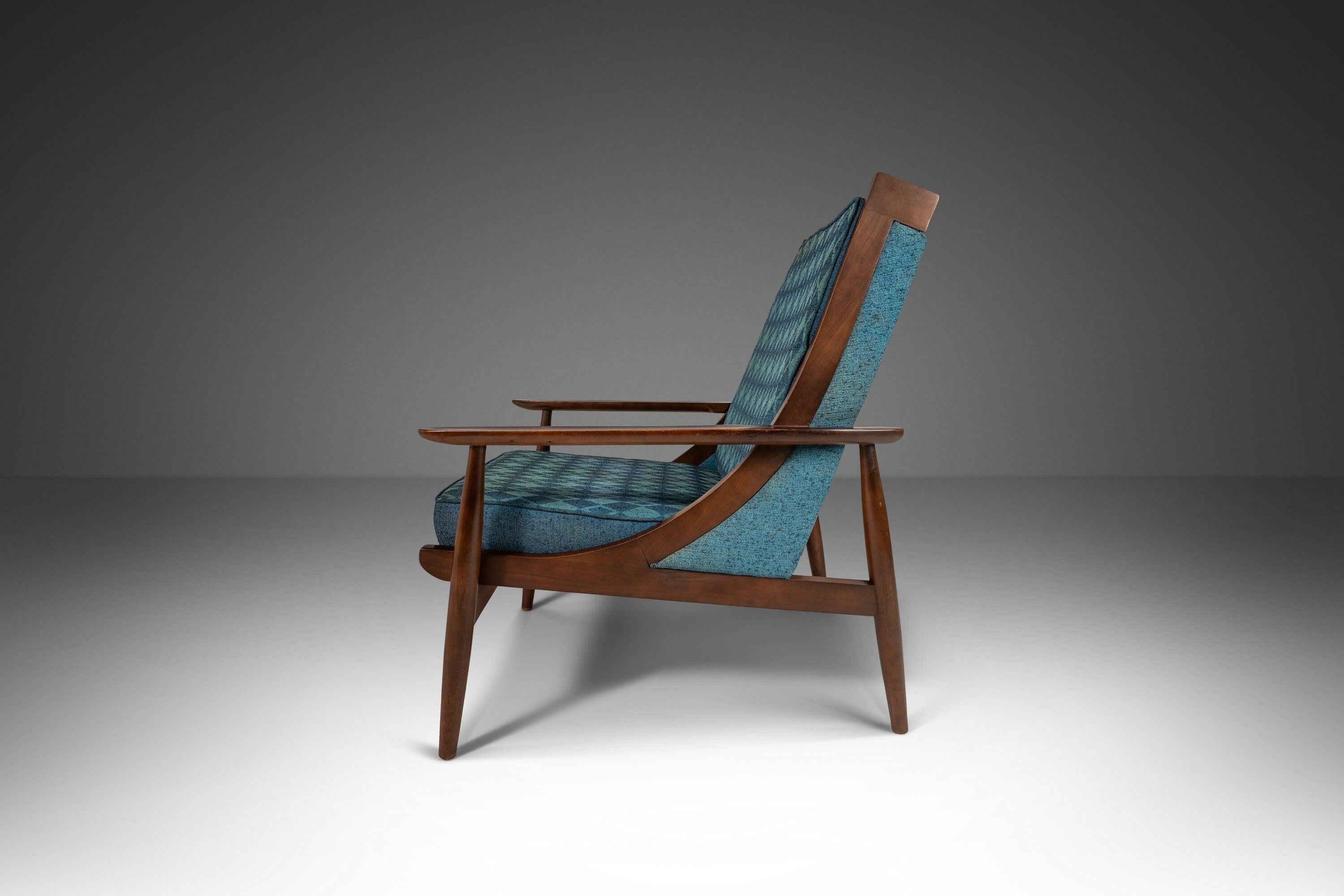 Mid-Century Modern Mid Century Modern Lounge Chair in Walnut & Original Fabric, USA, c. 1950s