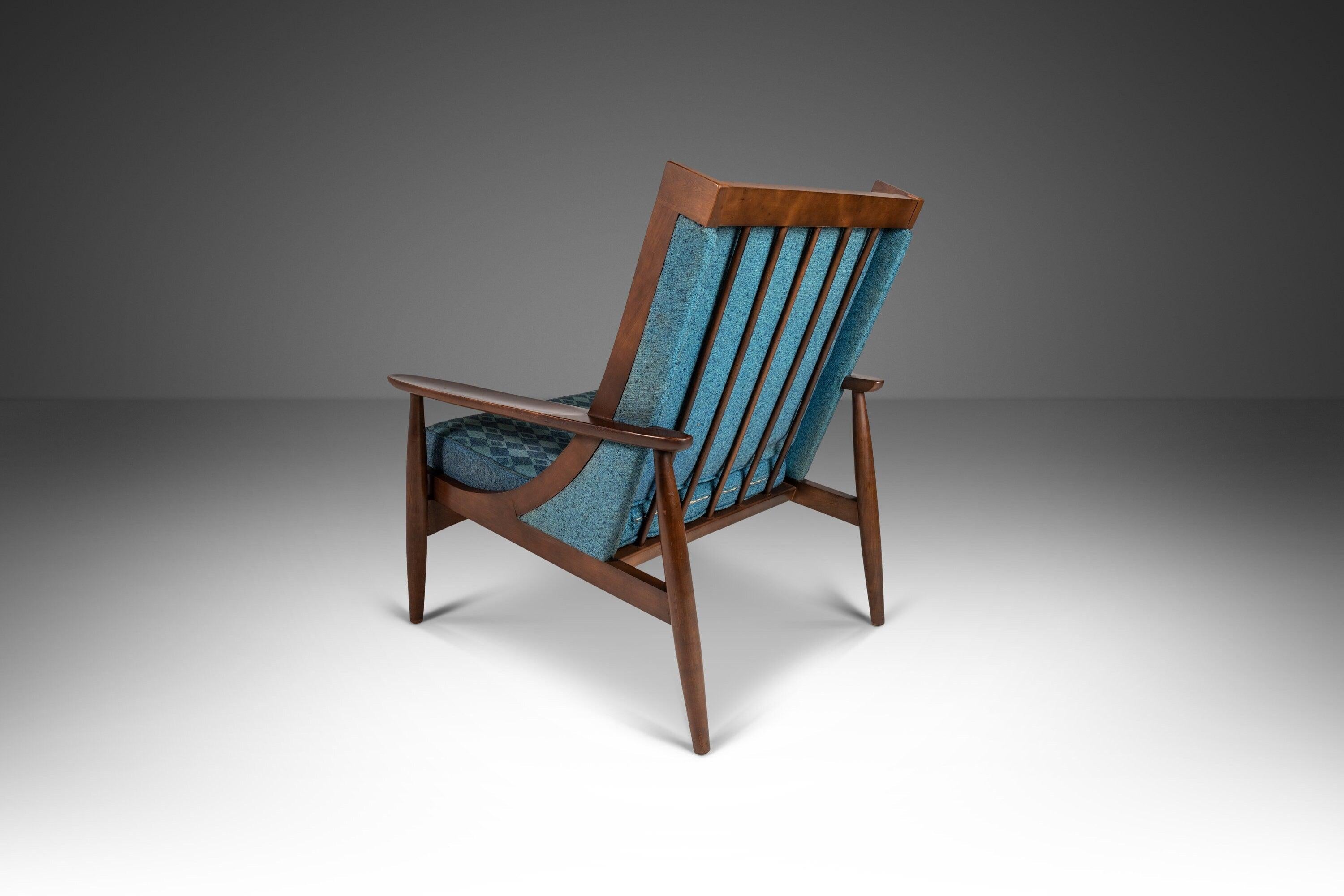 American Mid Century Modern Lounge Chair in Walnut & Original Fabric, USA, c. 1950s