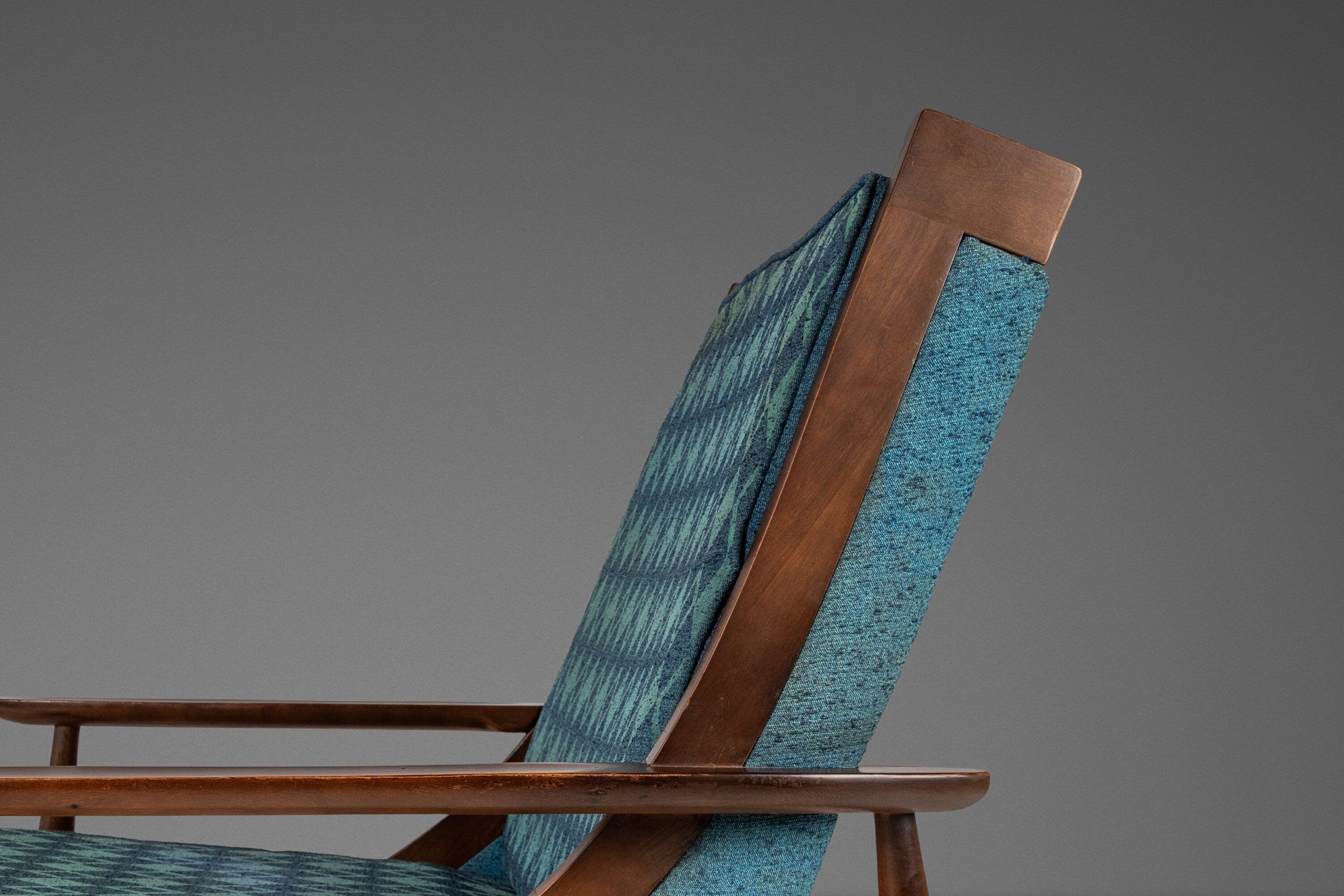Mid Century Modern Lounge Chair in Walnut & Original Fabric, USA, c. 1950s In Good Condition In Deland, FL