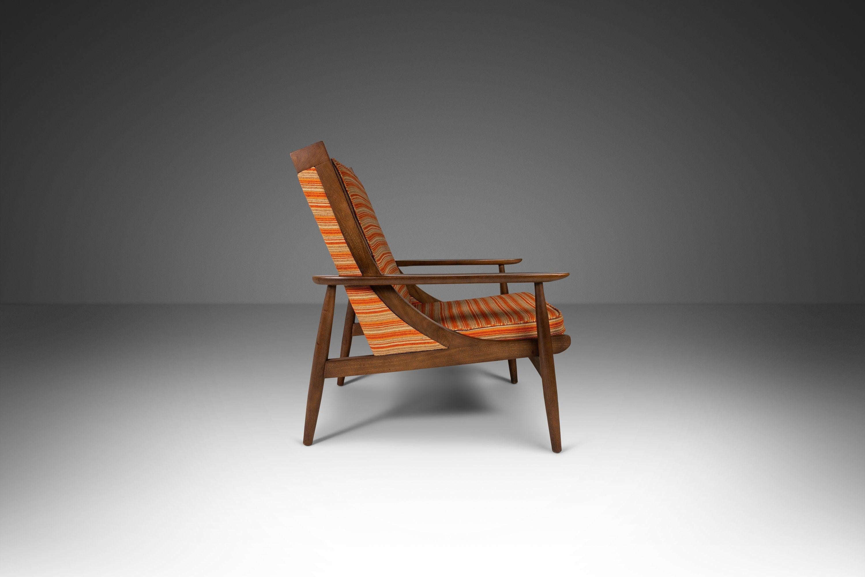 Mid-Century Modern Lounge Chair in Walnut & Original Orange Fabric, USA, c. 1950 In Good Condition In Deland, FL