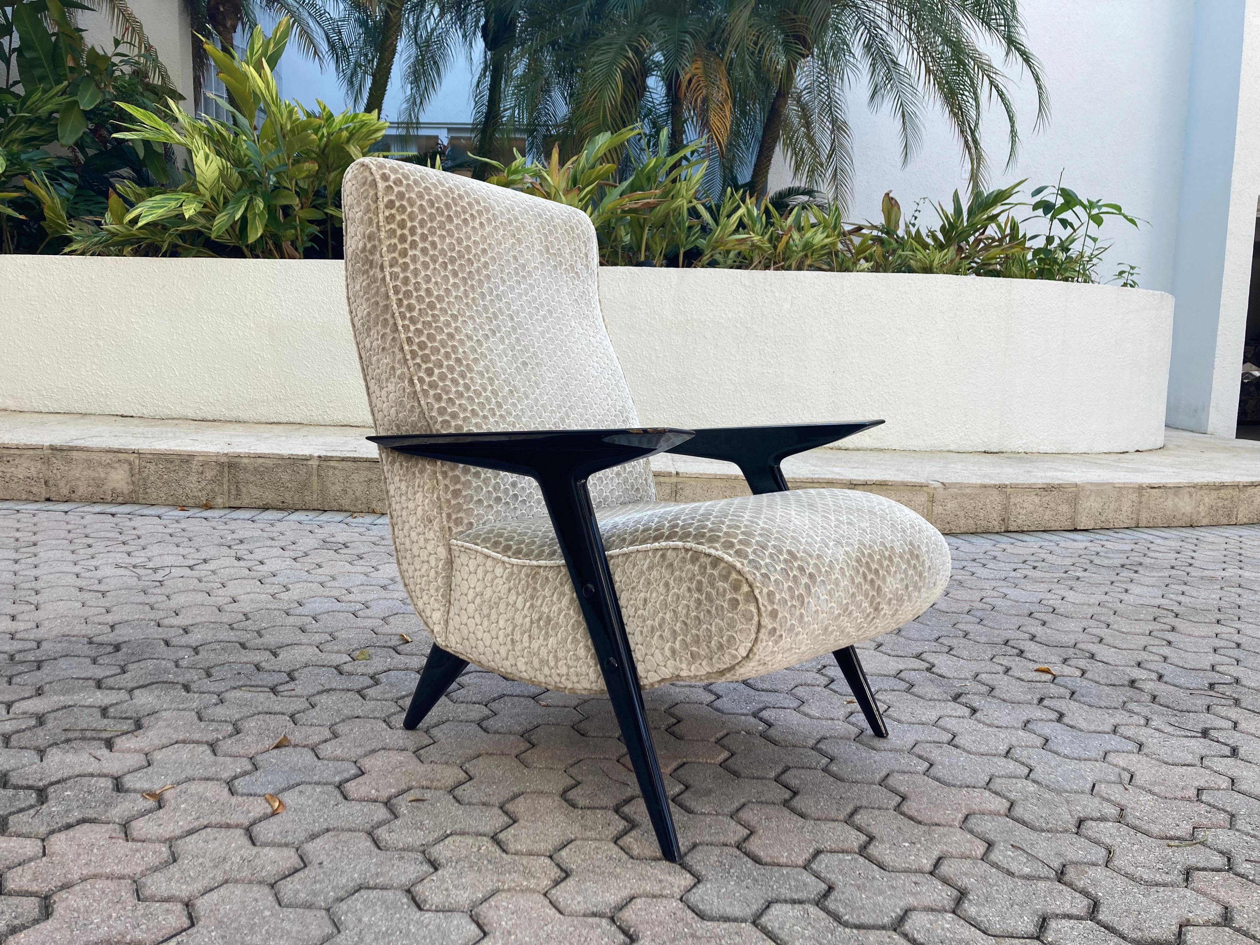 Mid-Century Modern, Lounge Chair, Italy, 1960s In Good Condition In Miami, FL