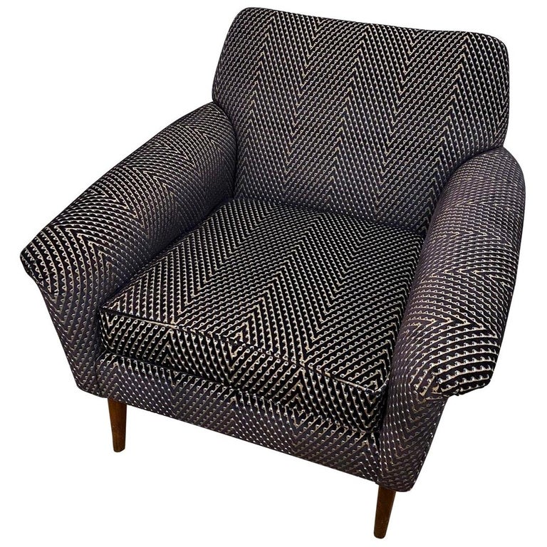 Mid-Century Modern Lounge Chair Newly Reupholstered For Sale at 1stDibs
