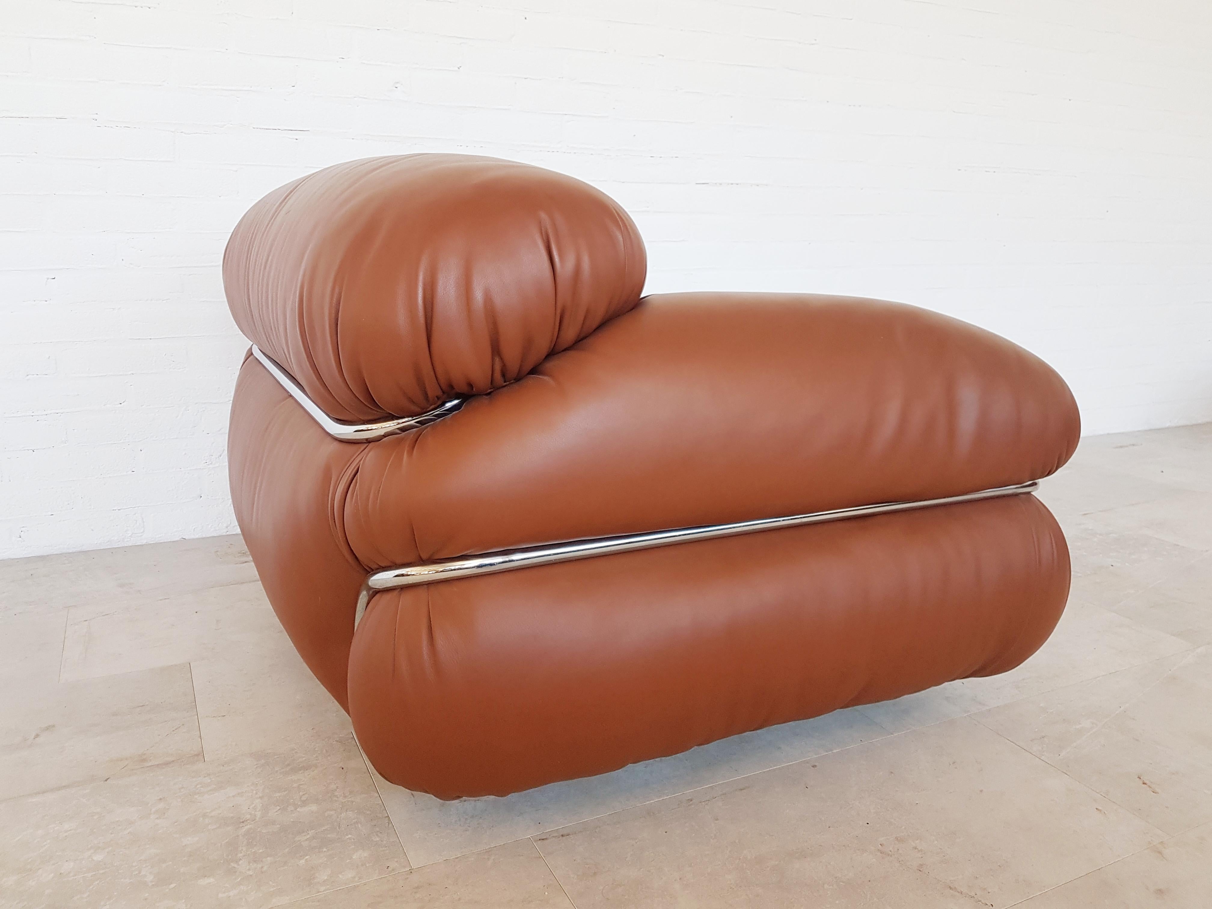 European Mid-Century Modern Lounge Chair 'Sesann' by Gianfranco Frattini for Cassina