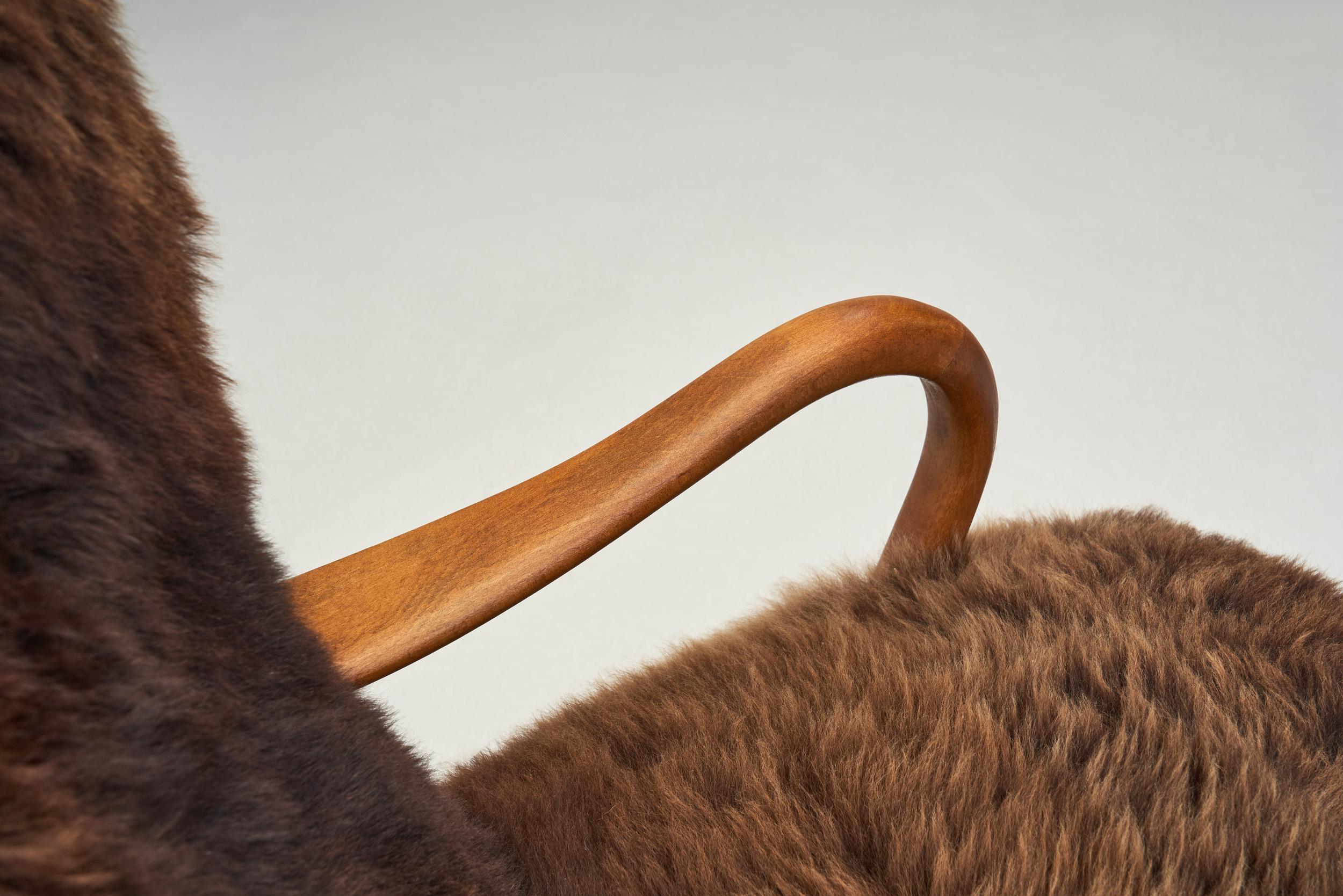 Mid-Century Modern Lounge Chair Upholstered in Sheepskin, Europe 20th Century 6
