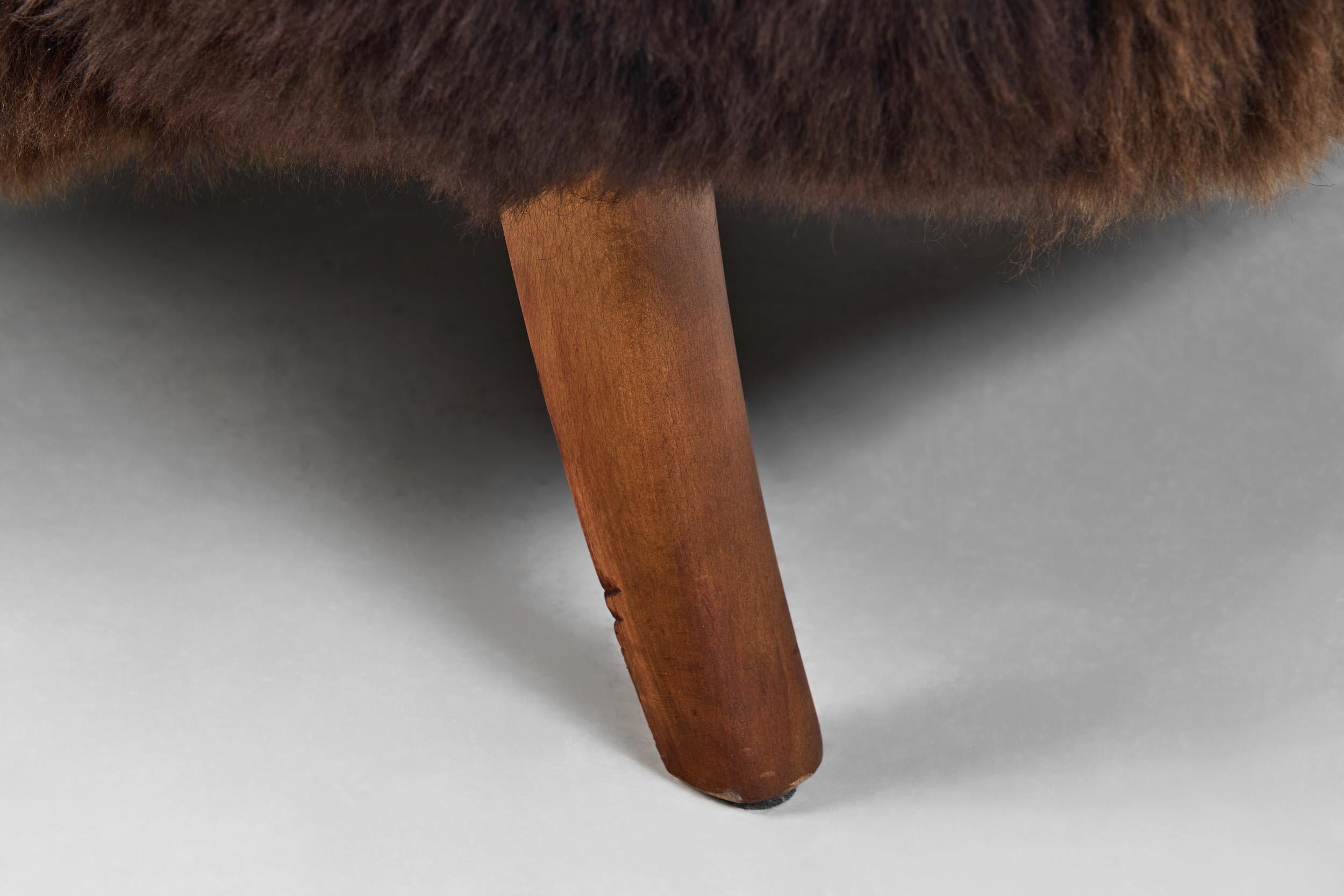 Mid-Century Modern Lounge Chair Upholstered in Sheepskin, Europe 20th Century 9