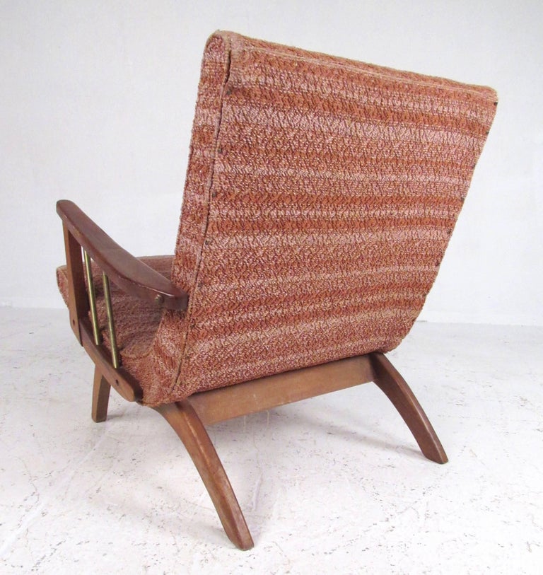 Mid-Century Modern Lounge Chair with Ottoman For Sale 1