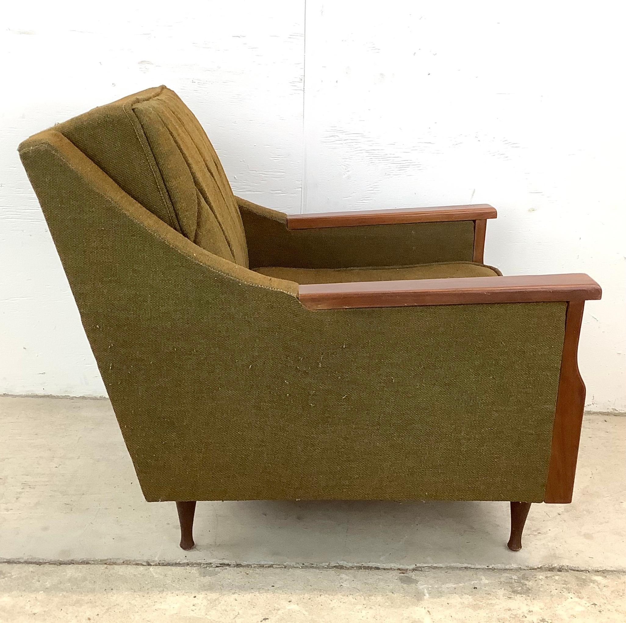 20th Century Mid-Century Modern Lounge Chair With walnut arms For Sale