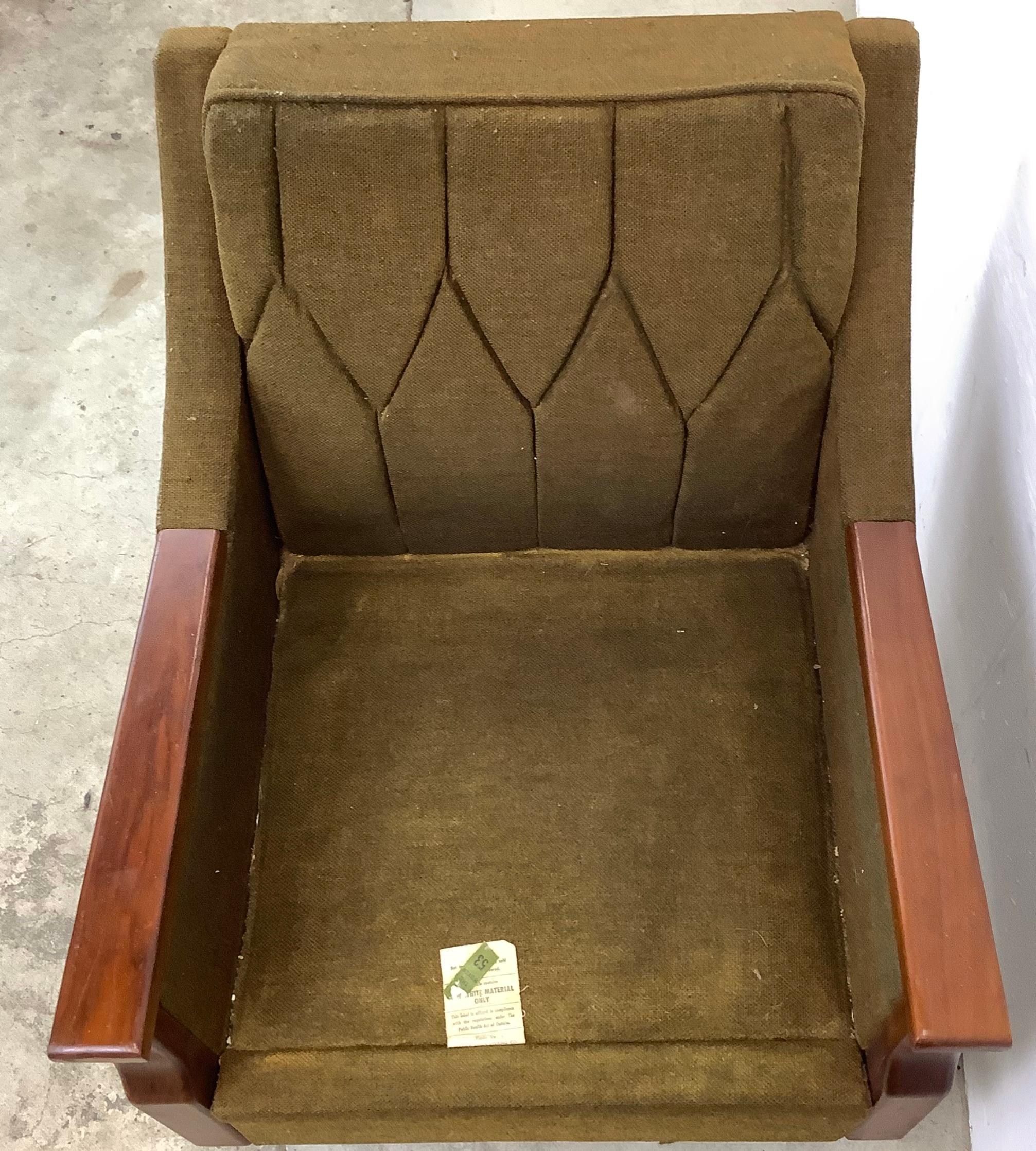 Mid-Century Modern Lounge Chair With walnut arms For Sale 2