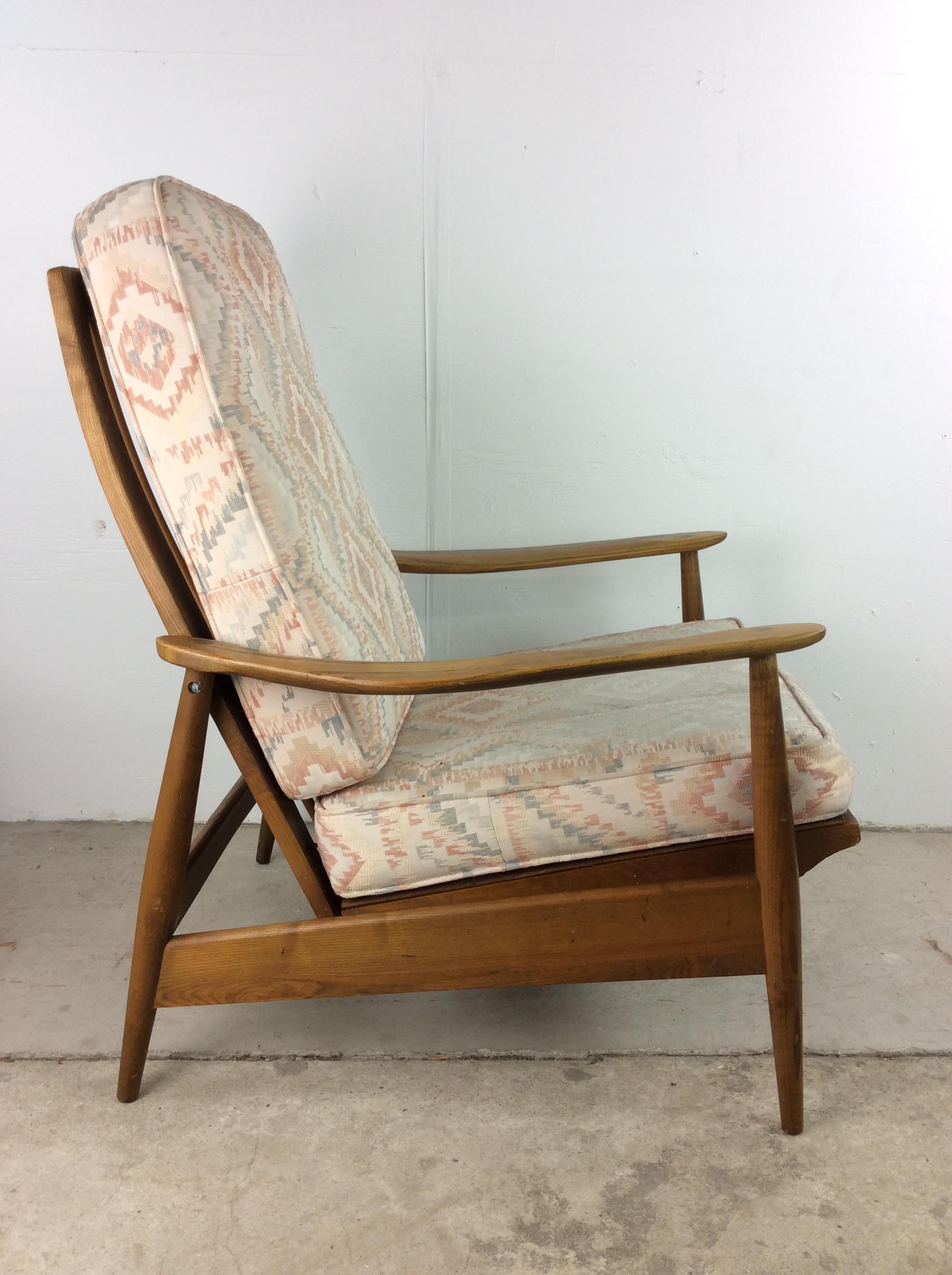 Mid Century Modern Lounge Chair with Wood Frame & Removable Cushions For Sale 5