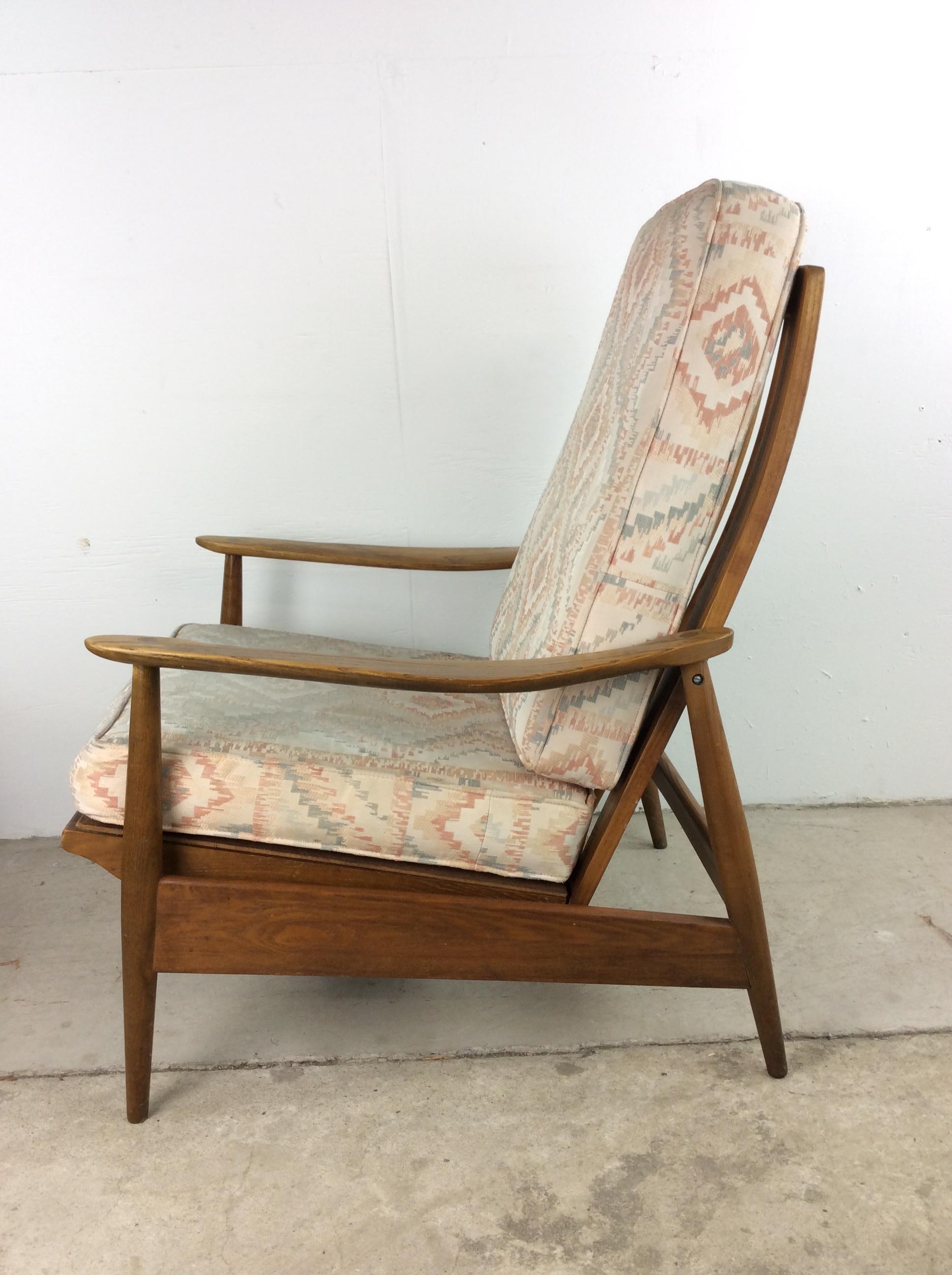 Mid Century Modern Lounge Chair with Wood Frame & Removable Cushions For Sale 12