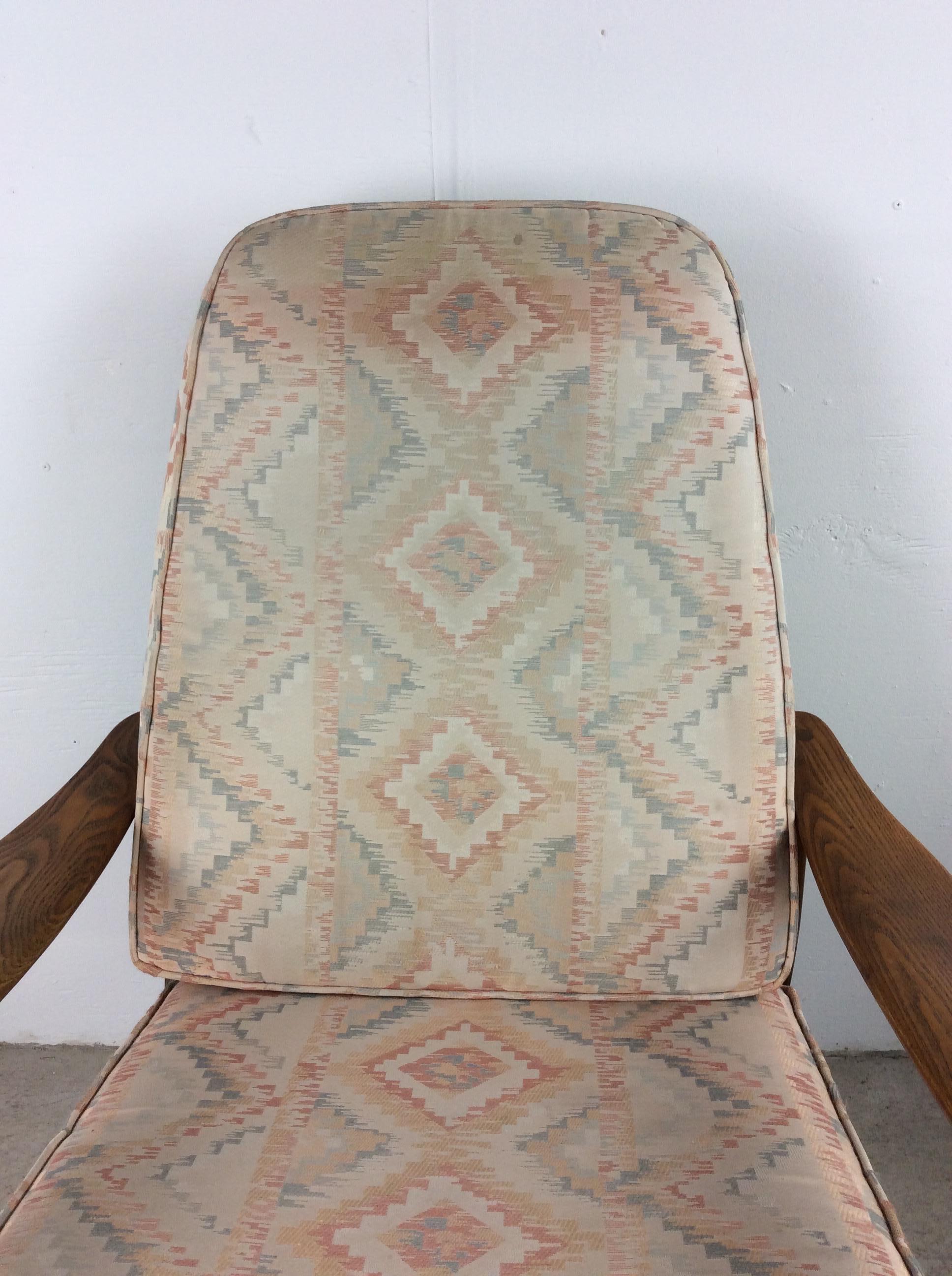 Mid-Century Modern Mid Century Modern Lounge Chair with Wood Frame & Removable Cushions For Sale
