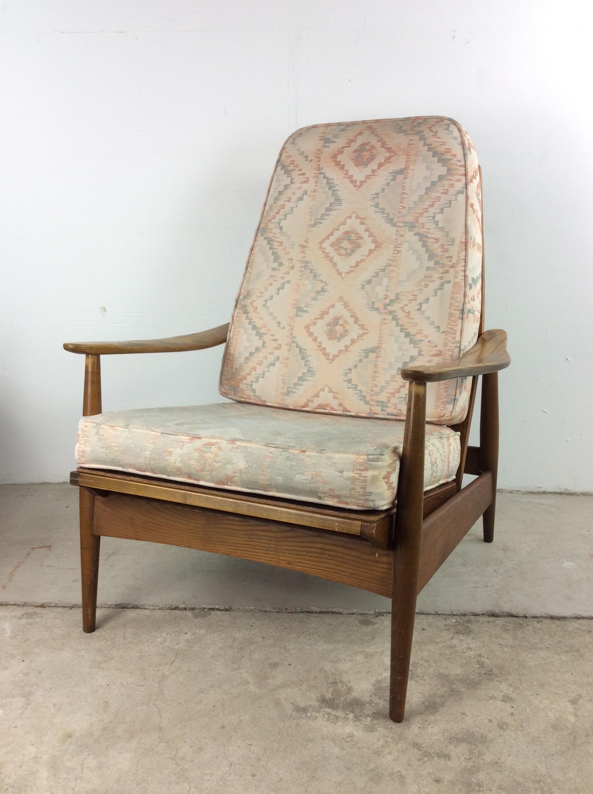 Mid Century Modern Lounge Chair with Wood Frame & Removable Cushions For Sale 1