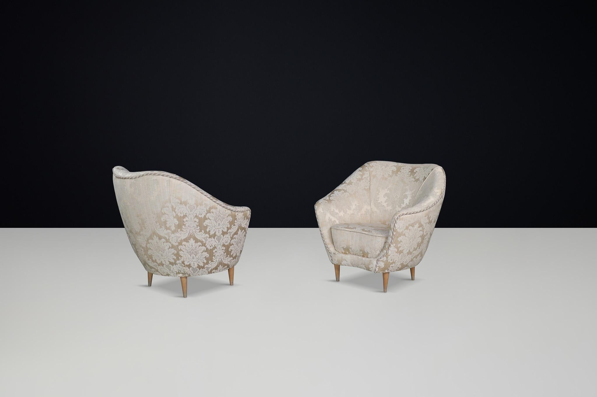 Mid-20th Century Mid-Century Modern Lounge Chairs by Federico Munari in Original Upholstery For Sale