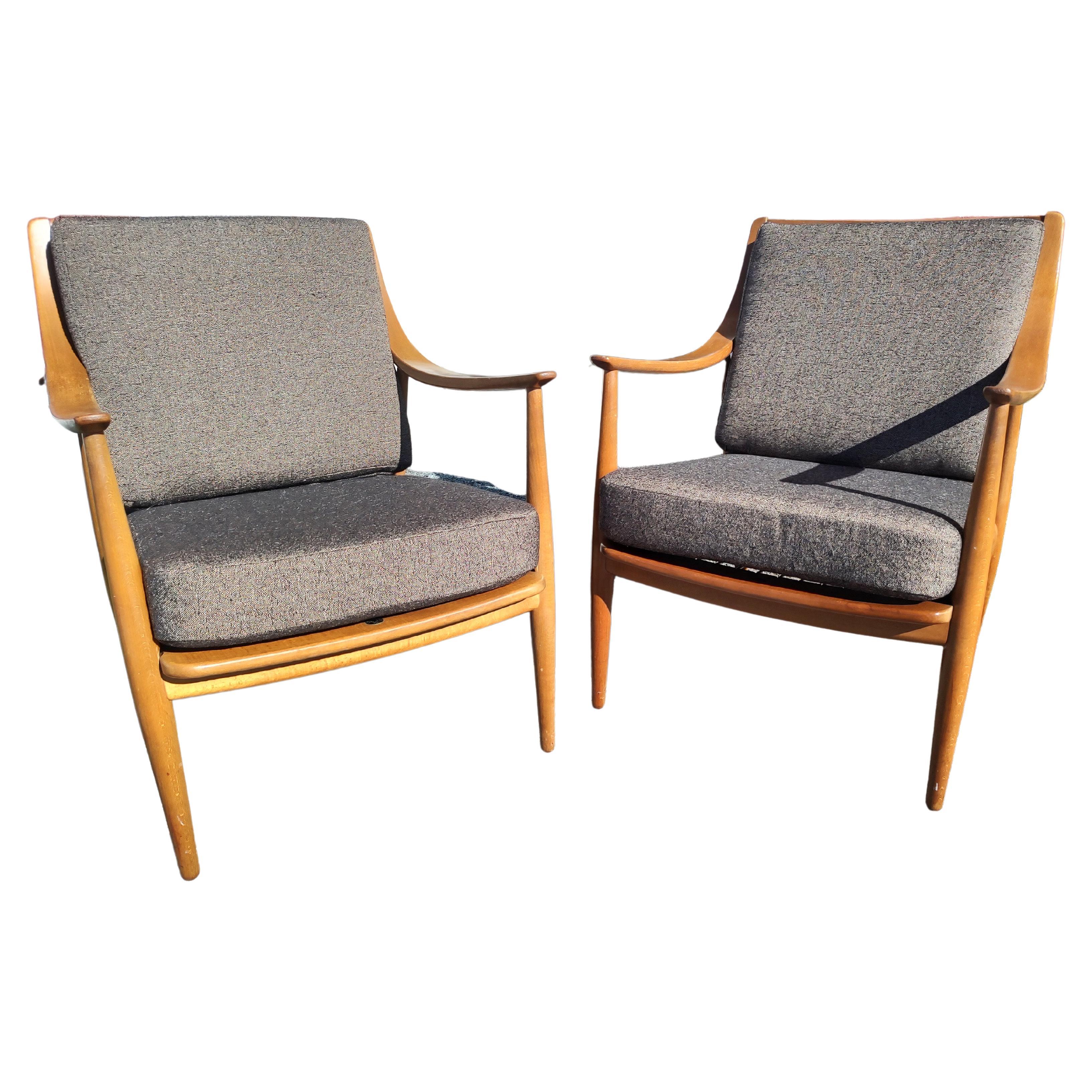 Pair of Mid-Century Modern Lounge Chairs by Peter Hvidt & Olga Molgaard Neilson  For Sale 3