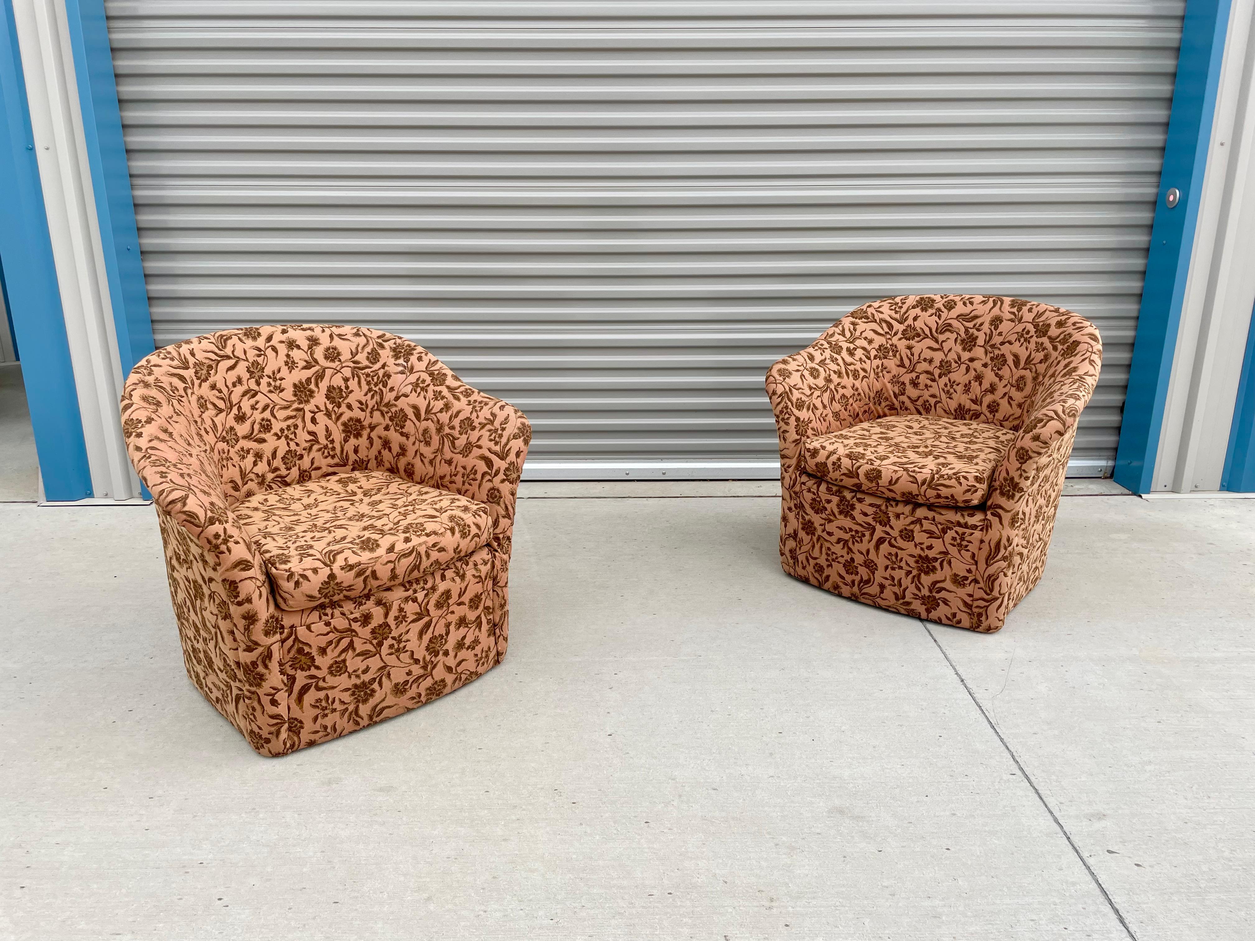 Mid Century Modern Lounge Chairs (Moderne der Mitte des Jahrhunderts) im Angebot