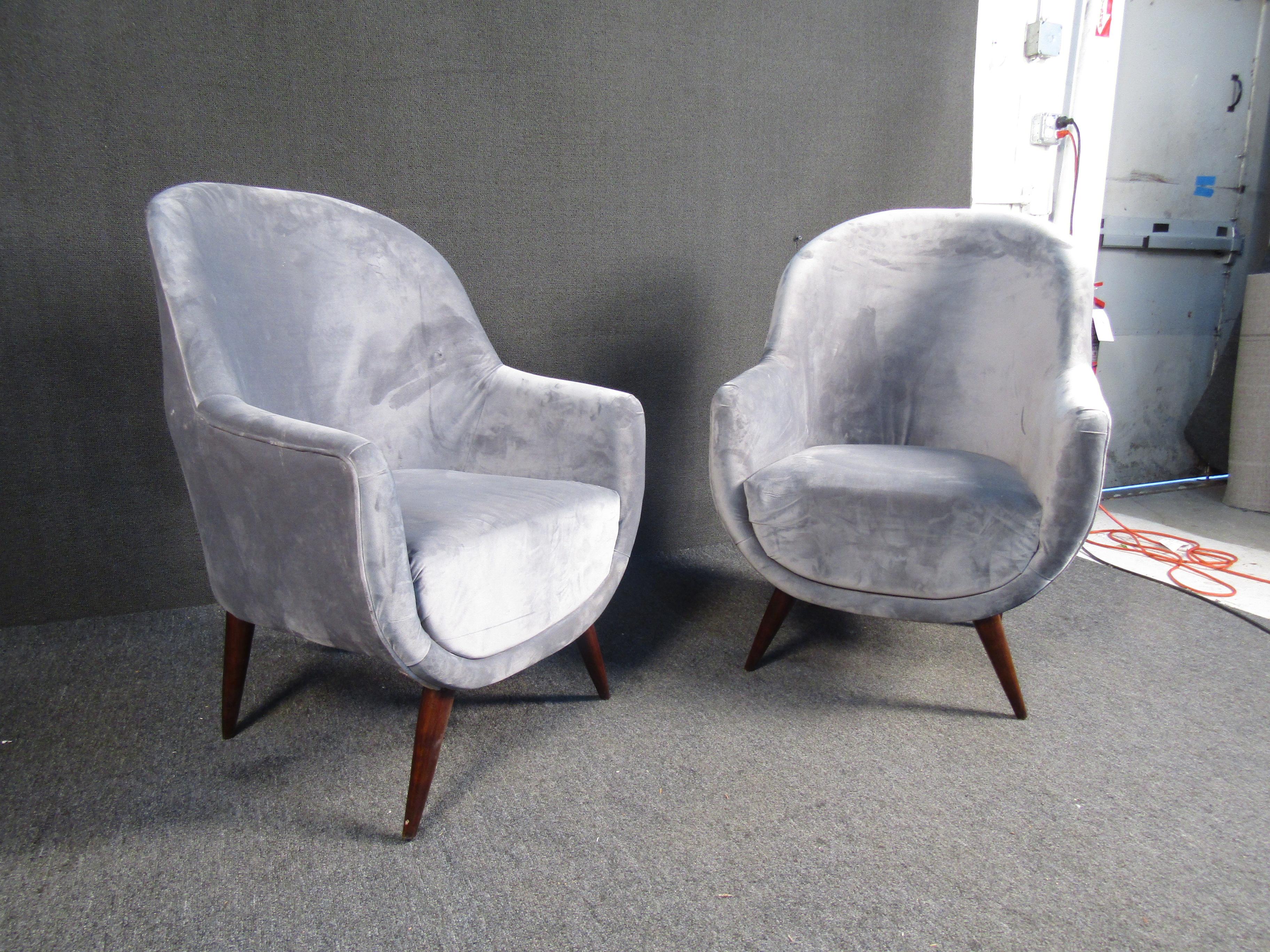 Mid-Century Modern Lounge Chairs In Good Condition For Sale In Brooklyn, NY