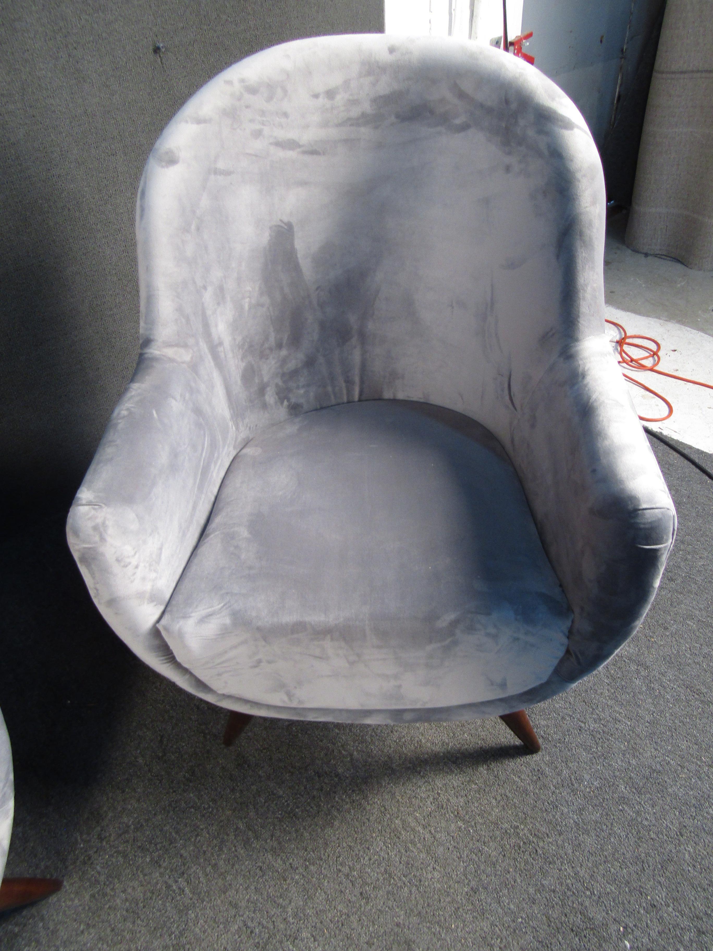 Late 20th Century Mid-Century Modern Lounge Chairs For Sale