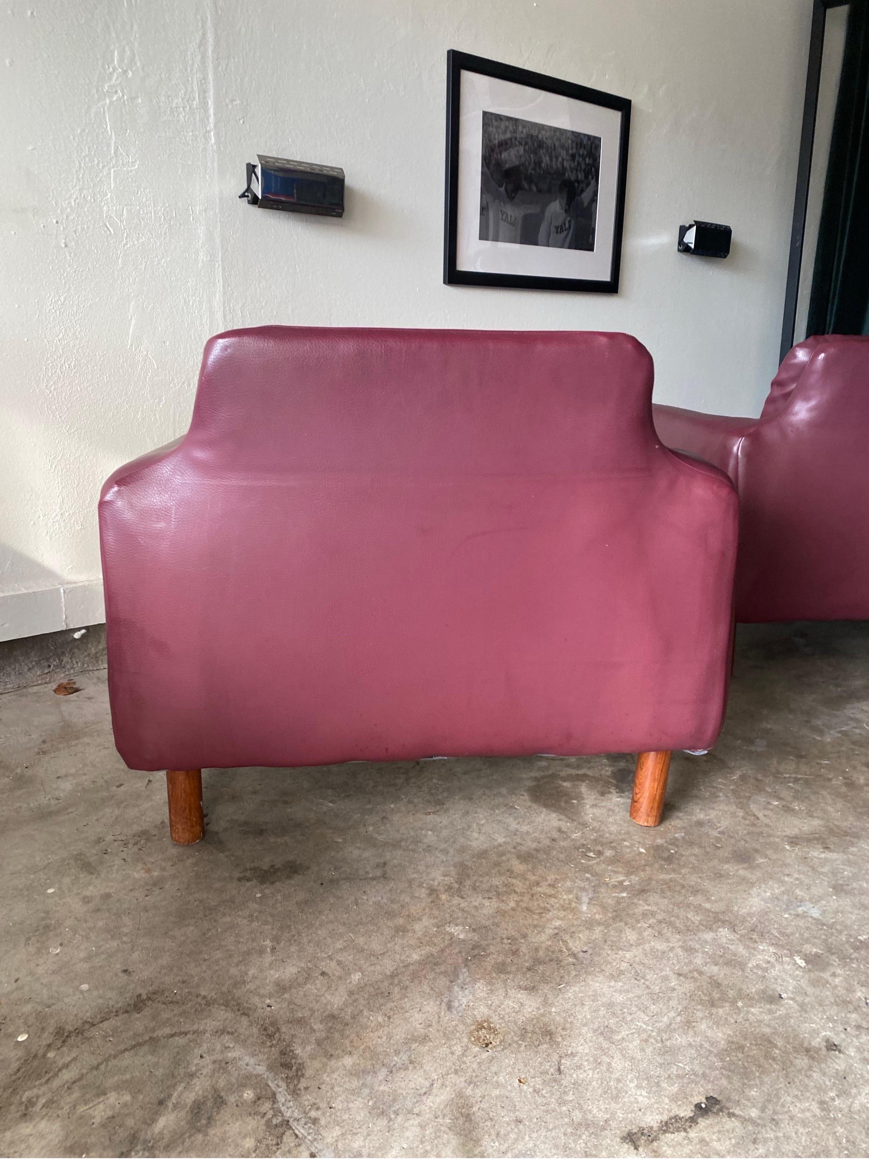 Mid Century Modern Lounge Chairs in a Maroon Leather For Sale 5