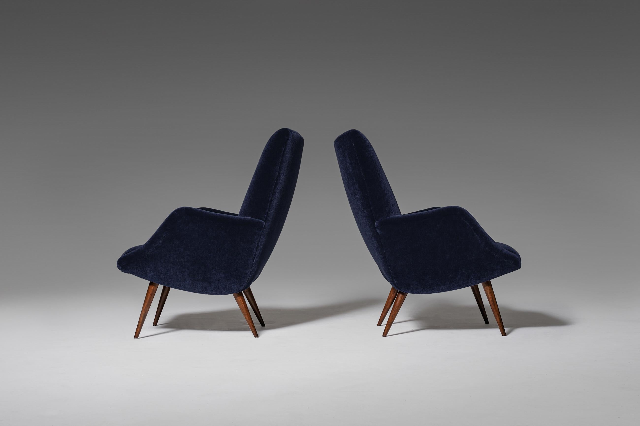 Mid-Century Modern Lounge Chairs in Mohair Velvet by Carlo de Carli for Cassina For Sale 1