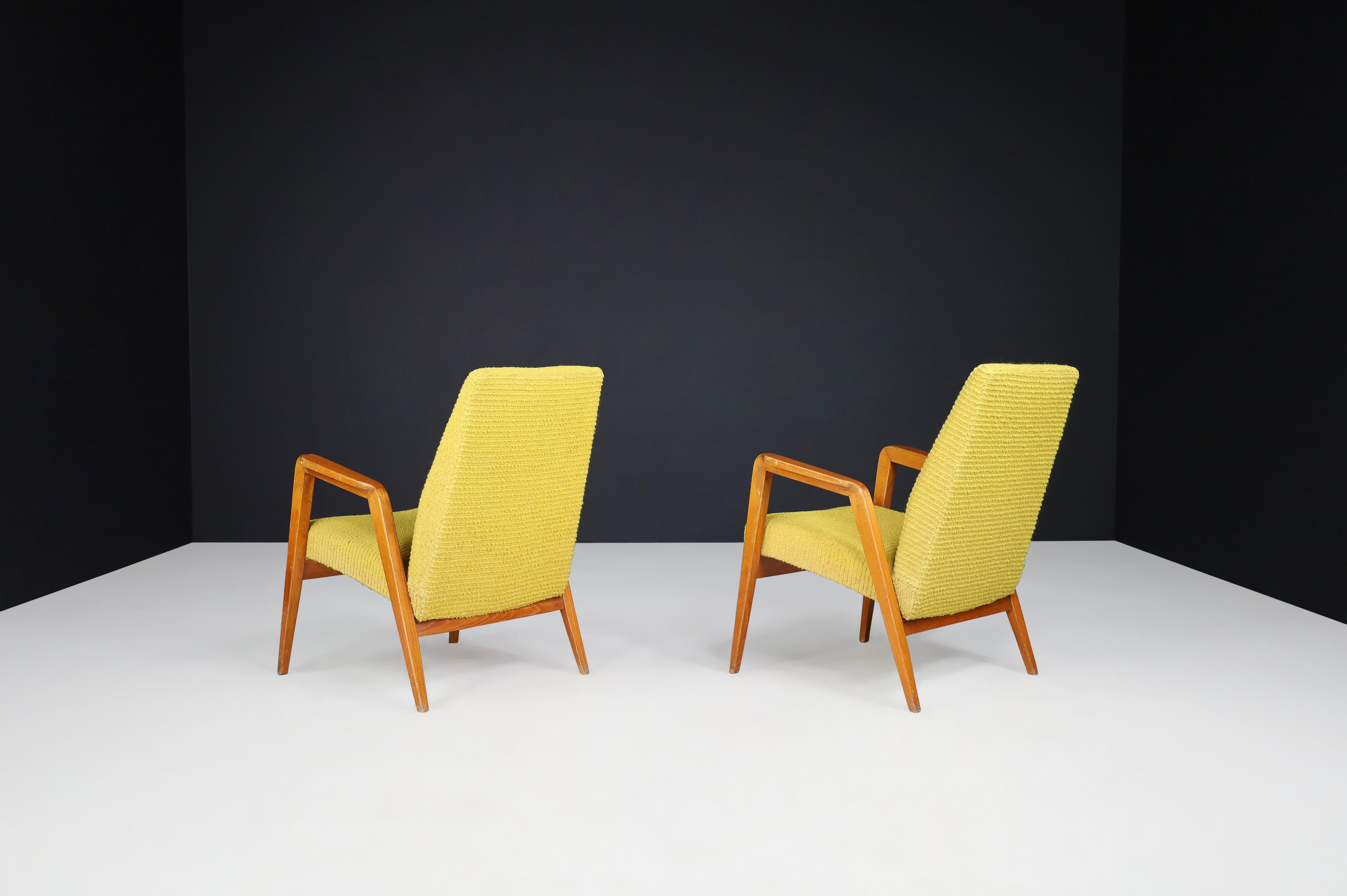 Mid-Century Modern Lounge Chairs in Original Lemon Upholstery, Praque 1950s  In Good Condition For Sale In Almelo, NL