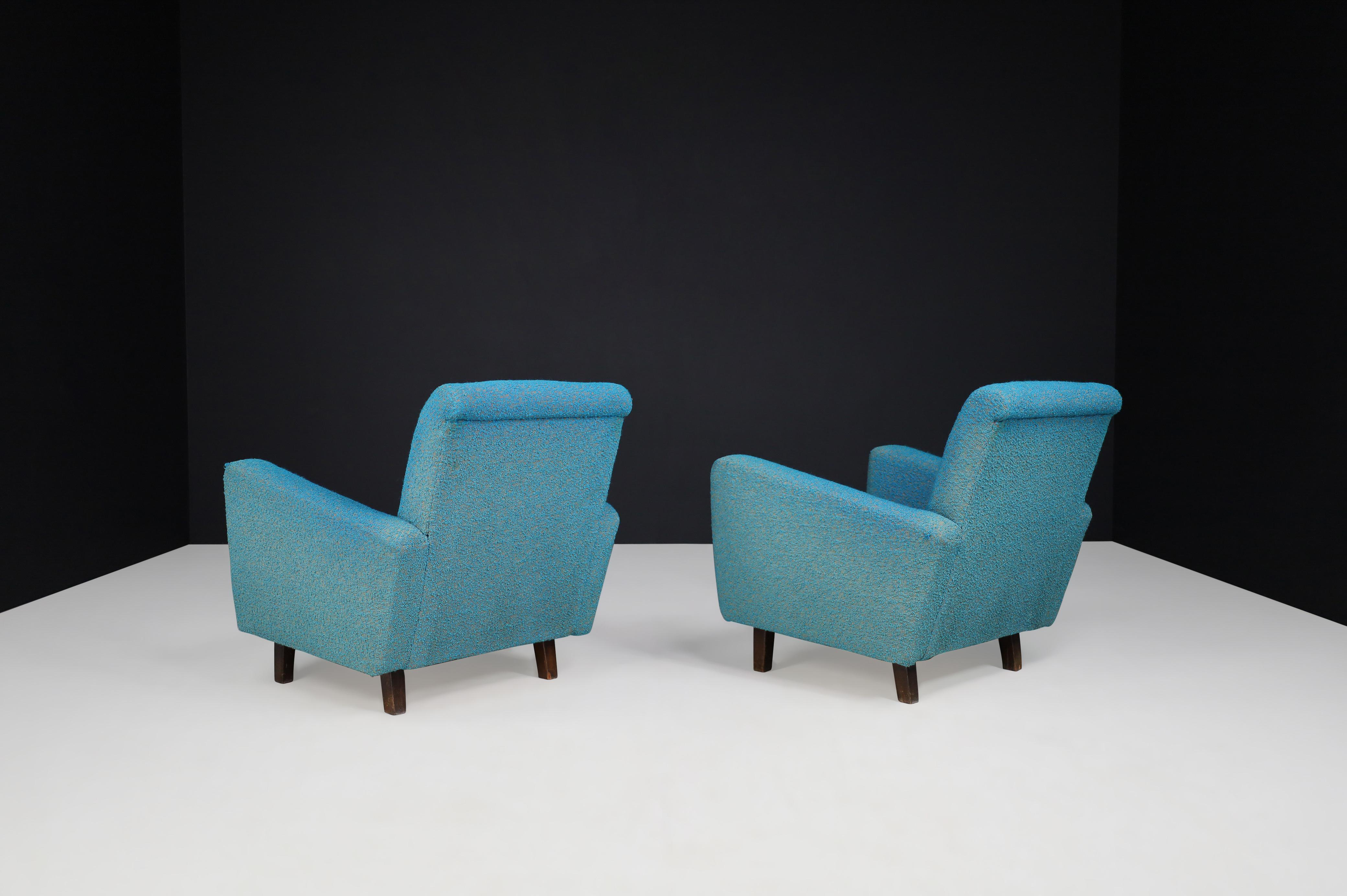 Mid-Century Modern Lounge Chairs in Original Upholstery, Praque 1950s    In Good Condition For Sale In Almelo, NL