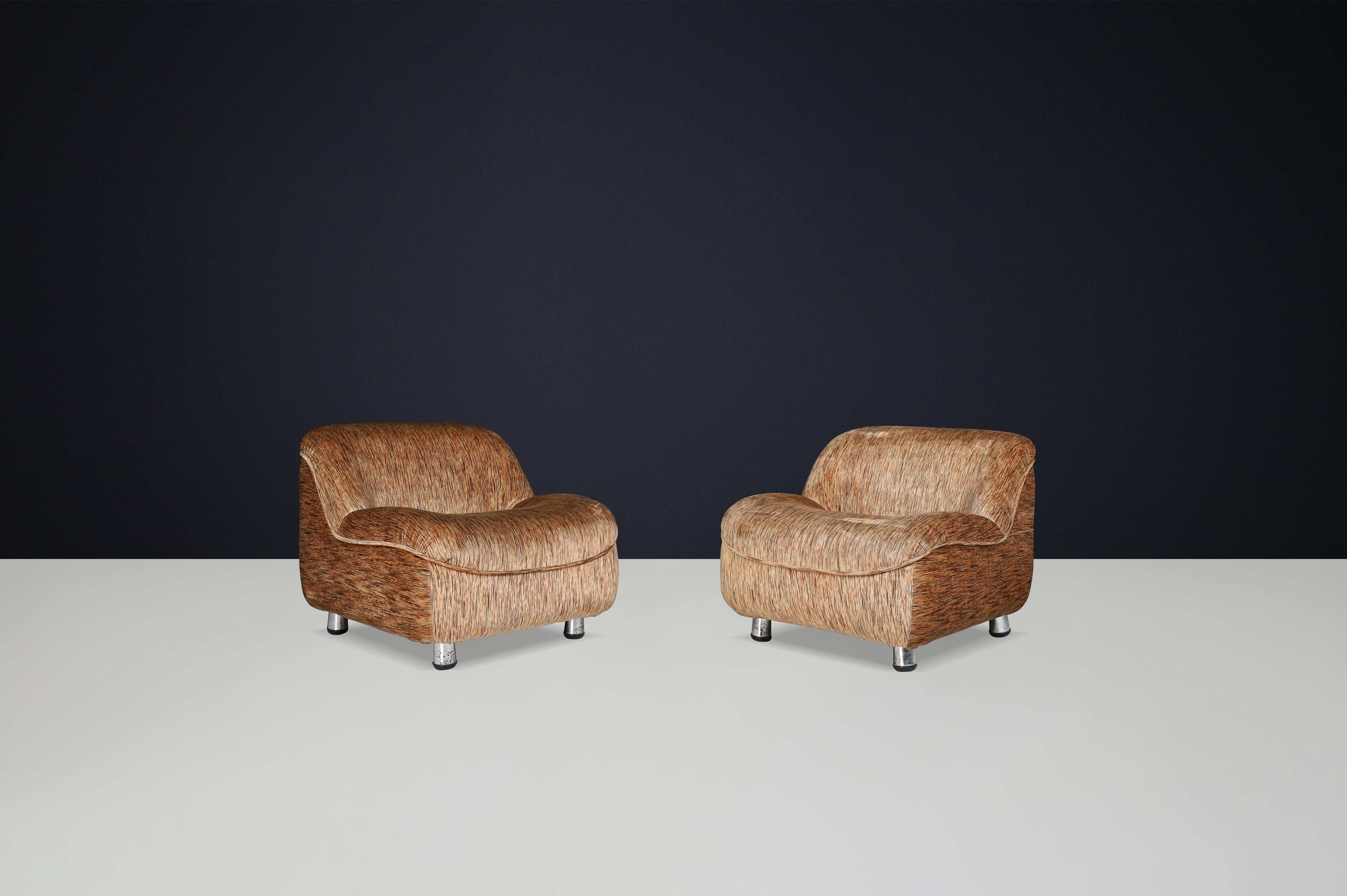 Moderne Loungesessel aus der Mitte des Jahrhunderts im Stil von Guido Faleschini, Italien, 1970er Jahre

Dieses außergewöhnliche Paar italienischer Loungesessel aus den 1970er Jahren ist ein beeindruckendes Beispiel für modernes Design aus der Mitte