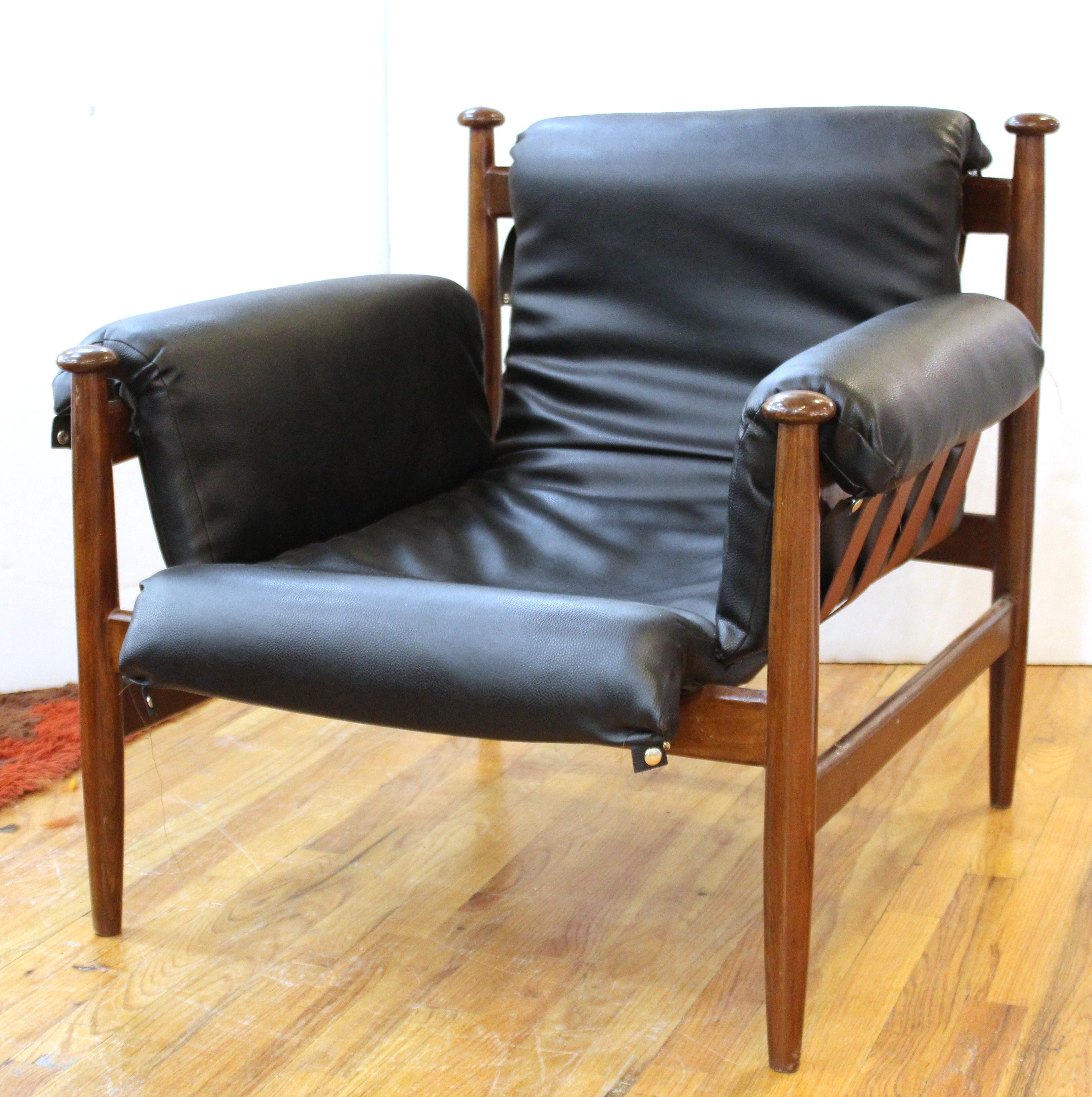 Leather Mid-Century Modern Lounge Chairs or Armchairs with Wooden Frame