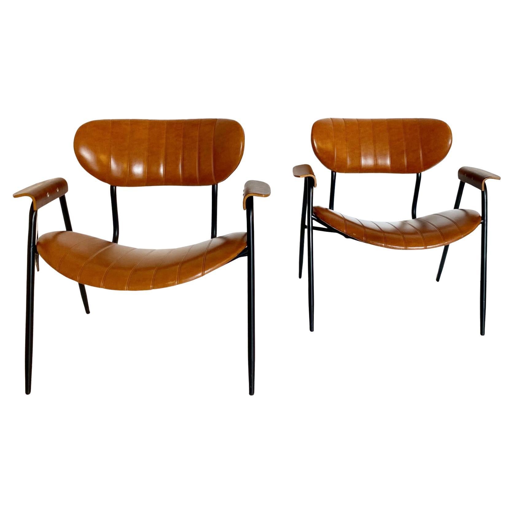 Italienische Loungesessel der Jahrhundertmitte, Satz von zwei, Gastone Rinaldi

Set aus zwei italienischen Loungesesseln der Jahrhundertmitte, entworfen von Gastone Rinaldi für RIMA in den 1960er Jahren. Diese eleganten Sessel zeichnen sich durch