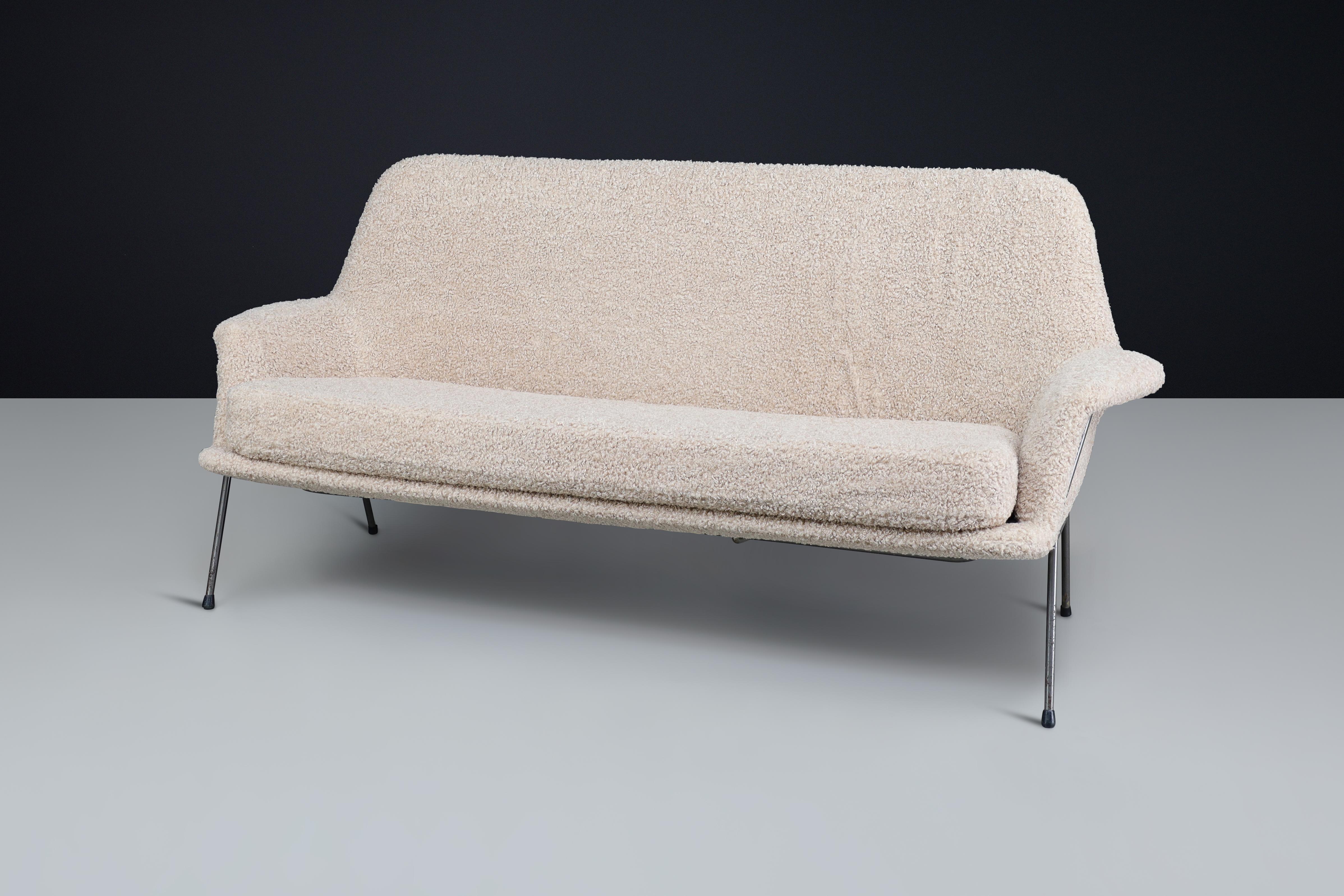 Dutch Mid-Century Modern Lounge Sofa in Teddy Fabric, The Netherlands, 1960s For Sale