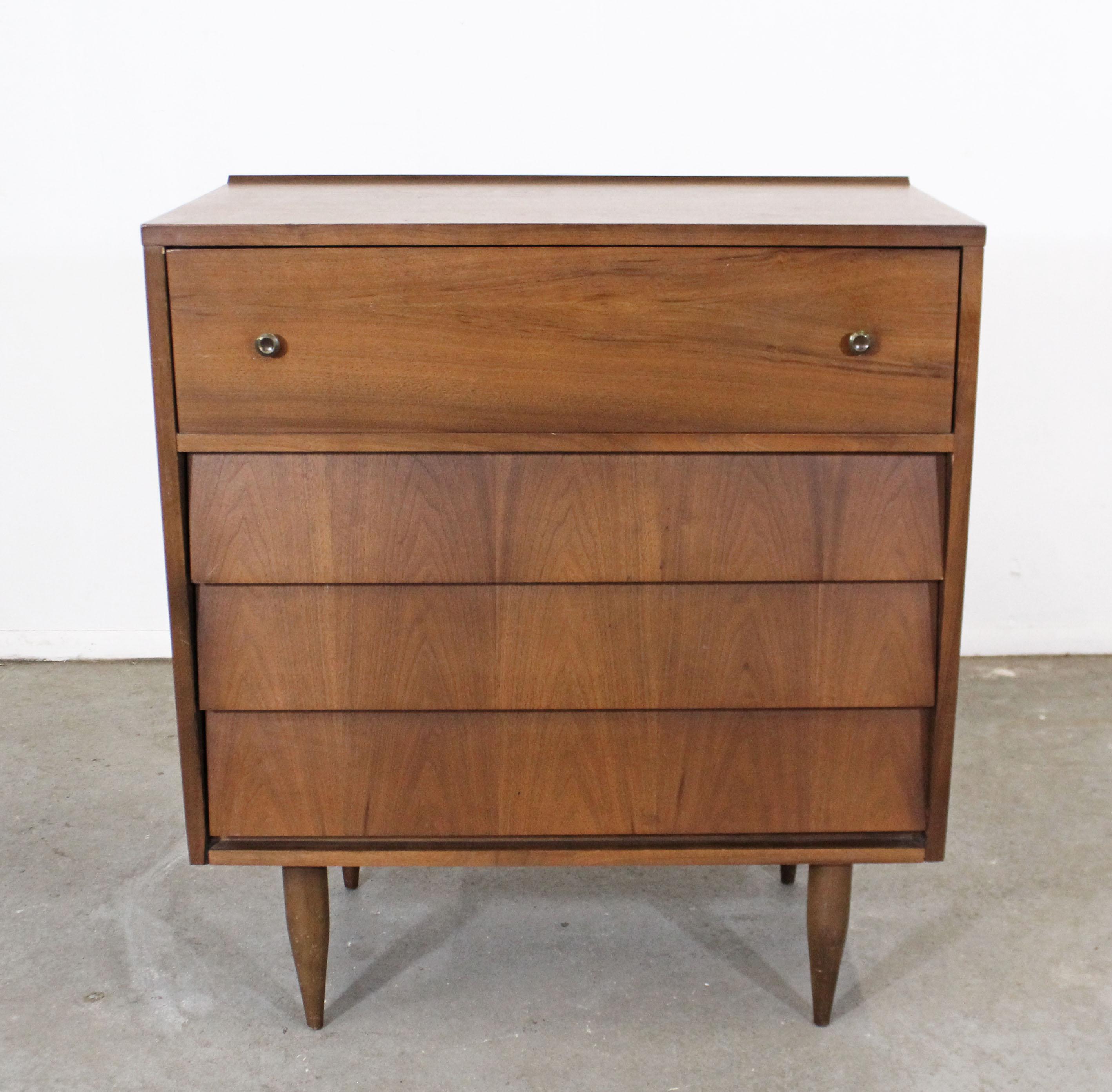 vintage harmony house dresser