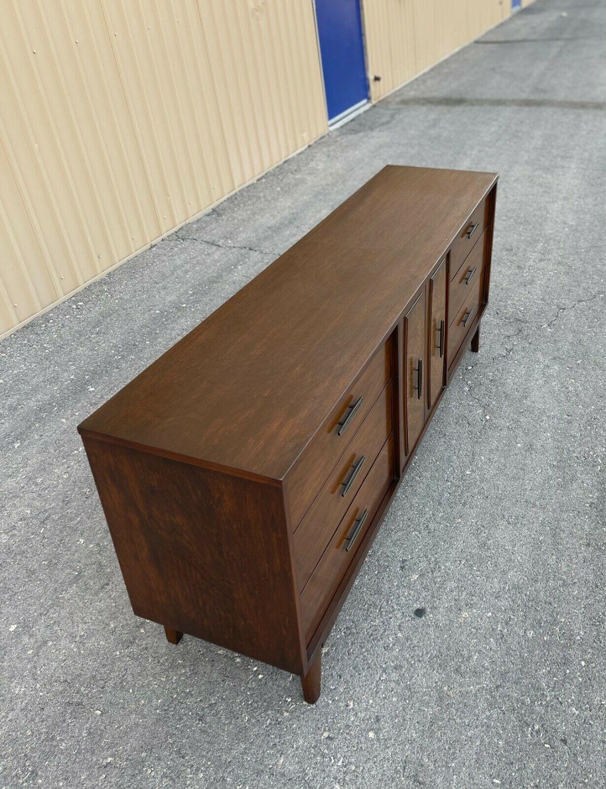 Mid-Century Modern Lovely Rich Credenza Dresser Burl Wood Accents 1