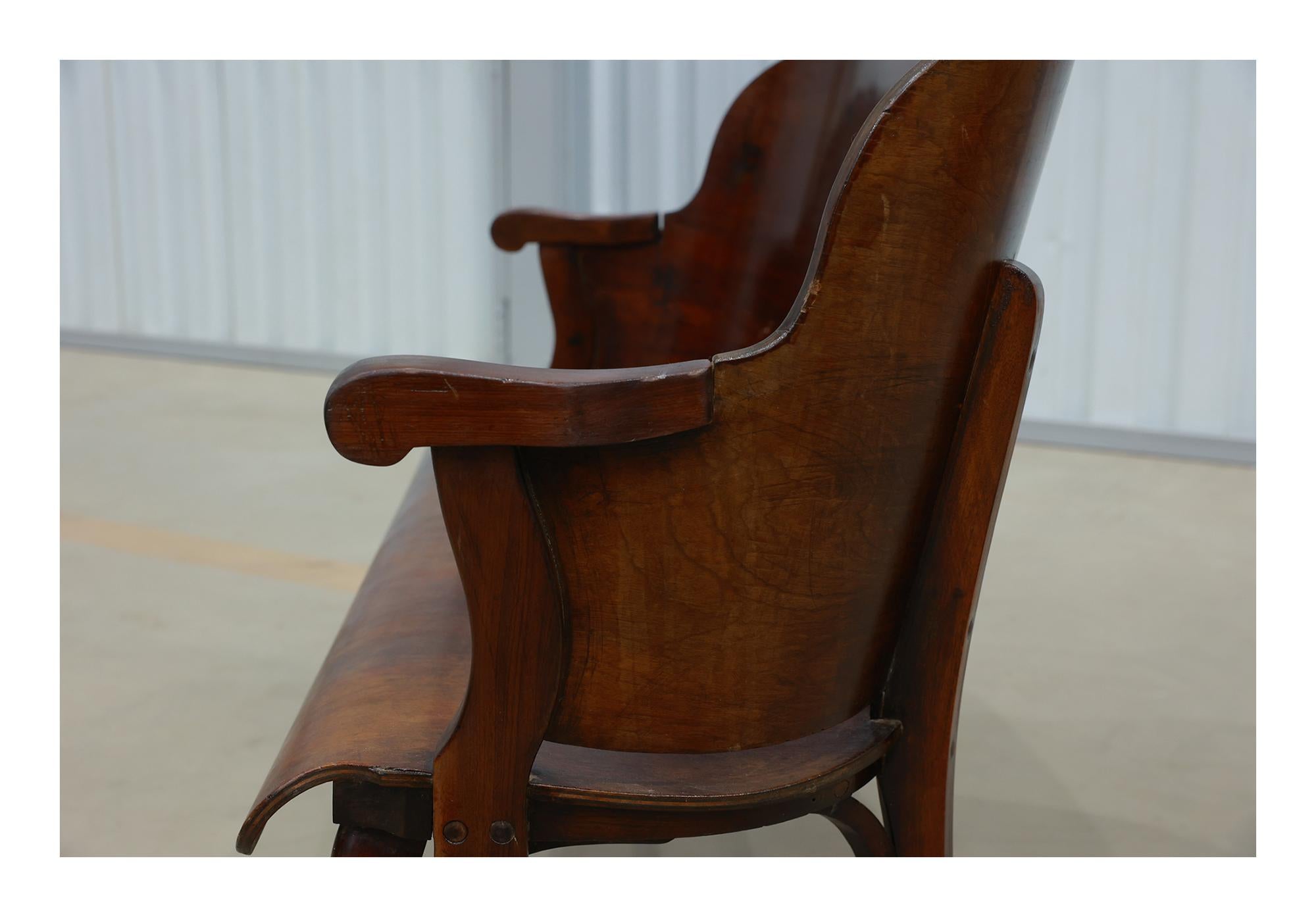 20ième siècle Causeuse en bois courbé The Moderns par Cimo, c. 1950s en vente