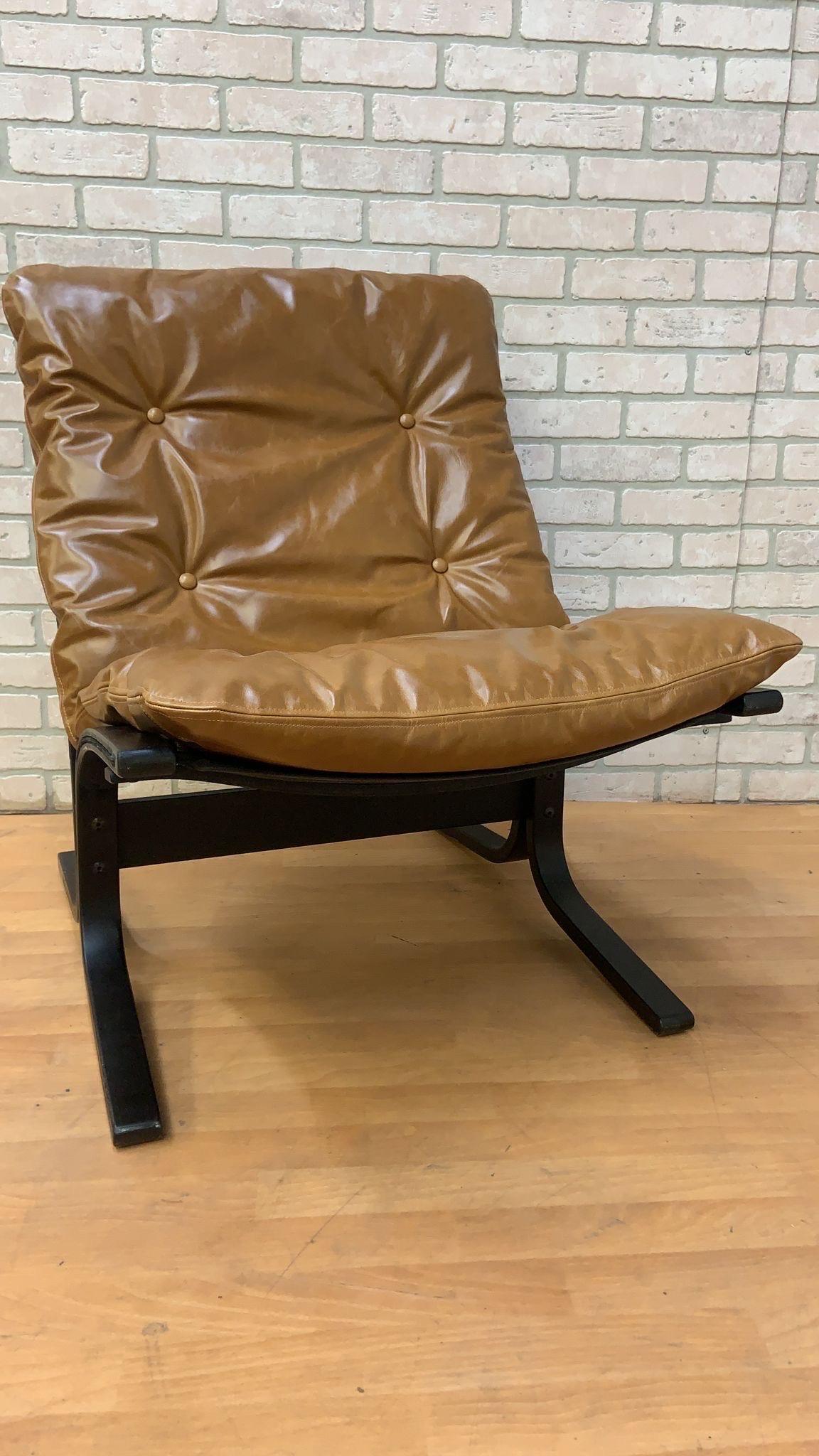 Leather Mid-Century Modern Low Back Cognac Siesta Lounge by Westnofa Newly Upholstered For Sale