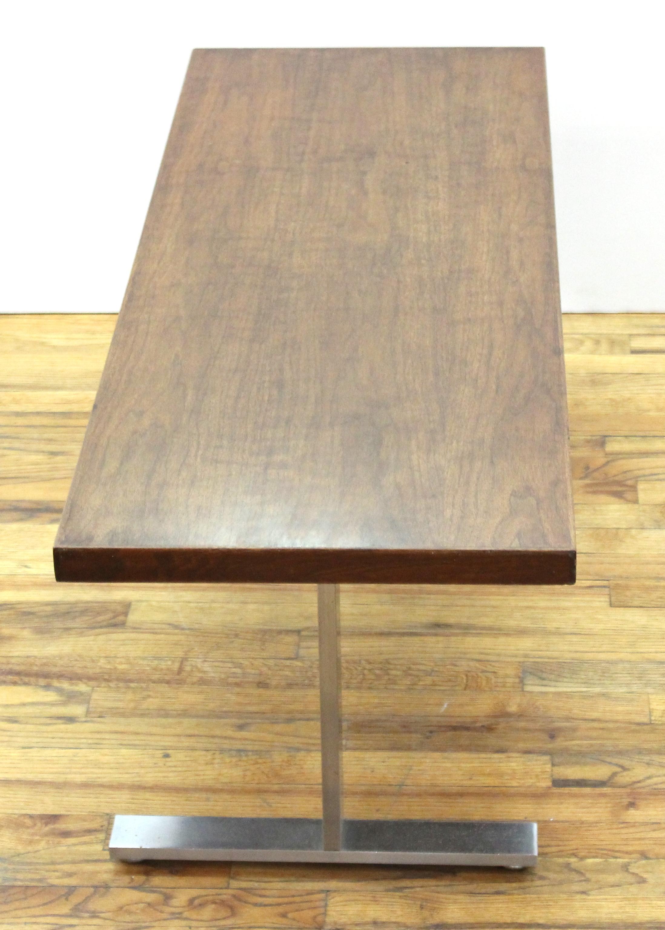 Mid-Century Modern Low Bench with Metal Legs In Good Condition In New York, NY