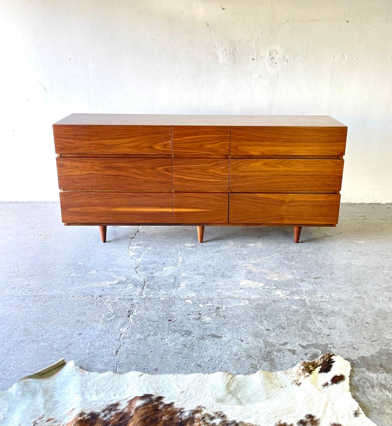 Mid-Century Modern Low Boy 9 Drawer Dresser by American of Martinsville In Good Condition In Las Vegas, NV