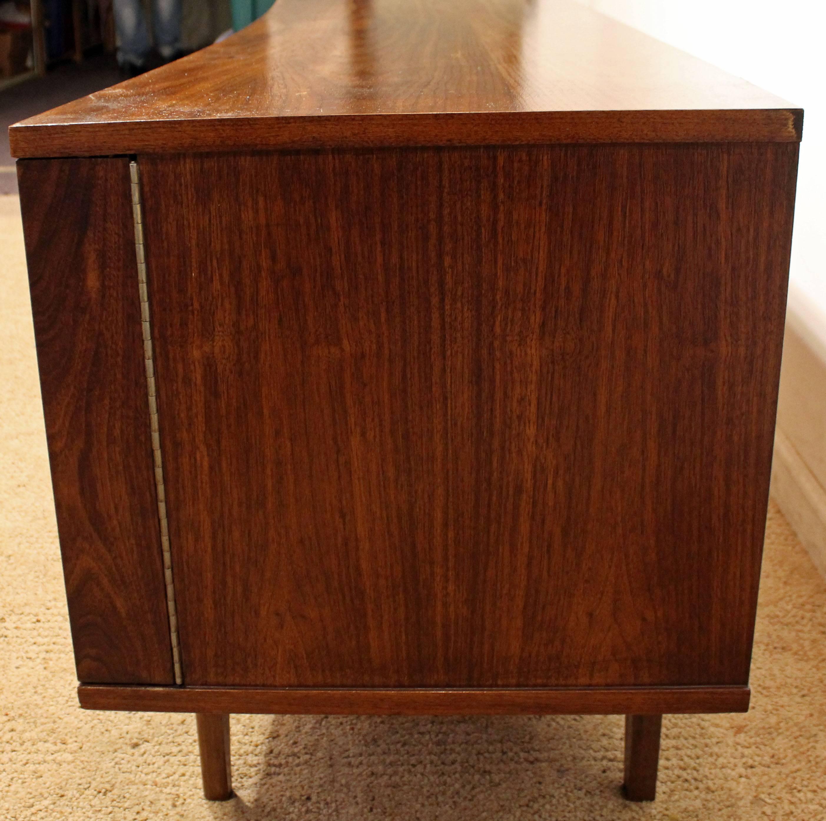 Mid-Century Modern Low Concave-Front Walnut Credenza 1
