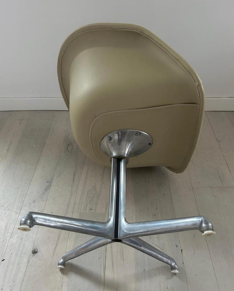 Mid-Century Modern Low Shell Dining Chairs Tan Style of Herman Miller