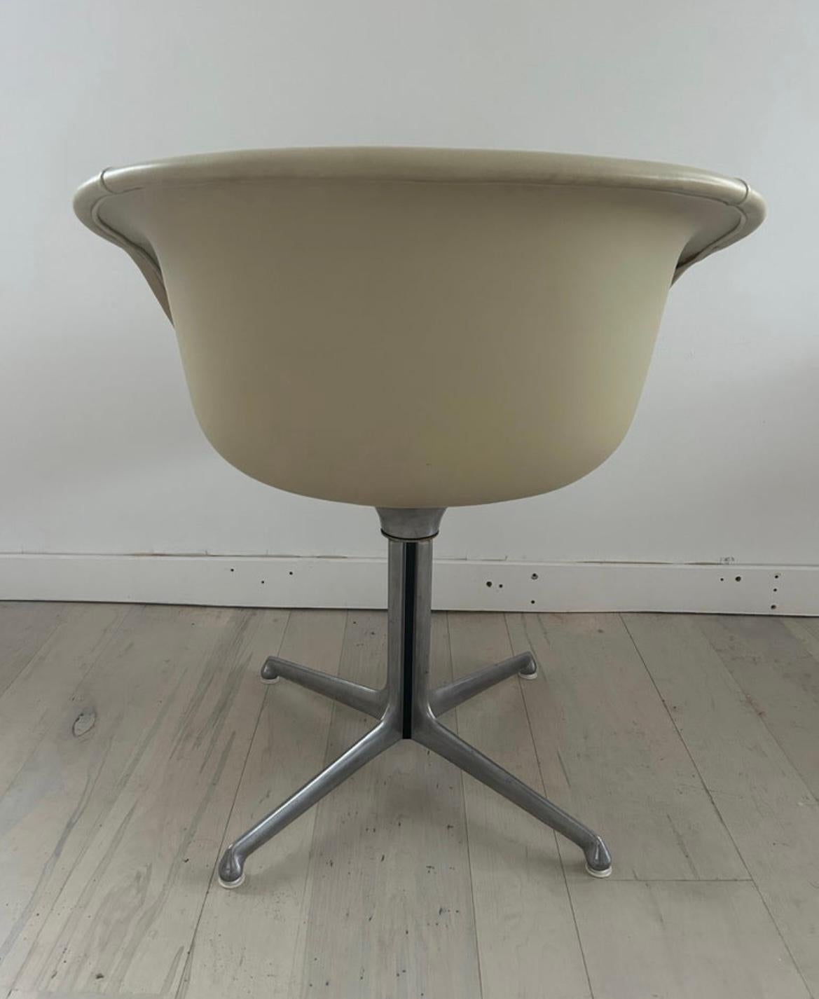 Mid-20th Century Mid-Century Modern Low Shell Dining Chairs Tan