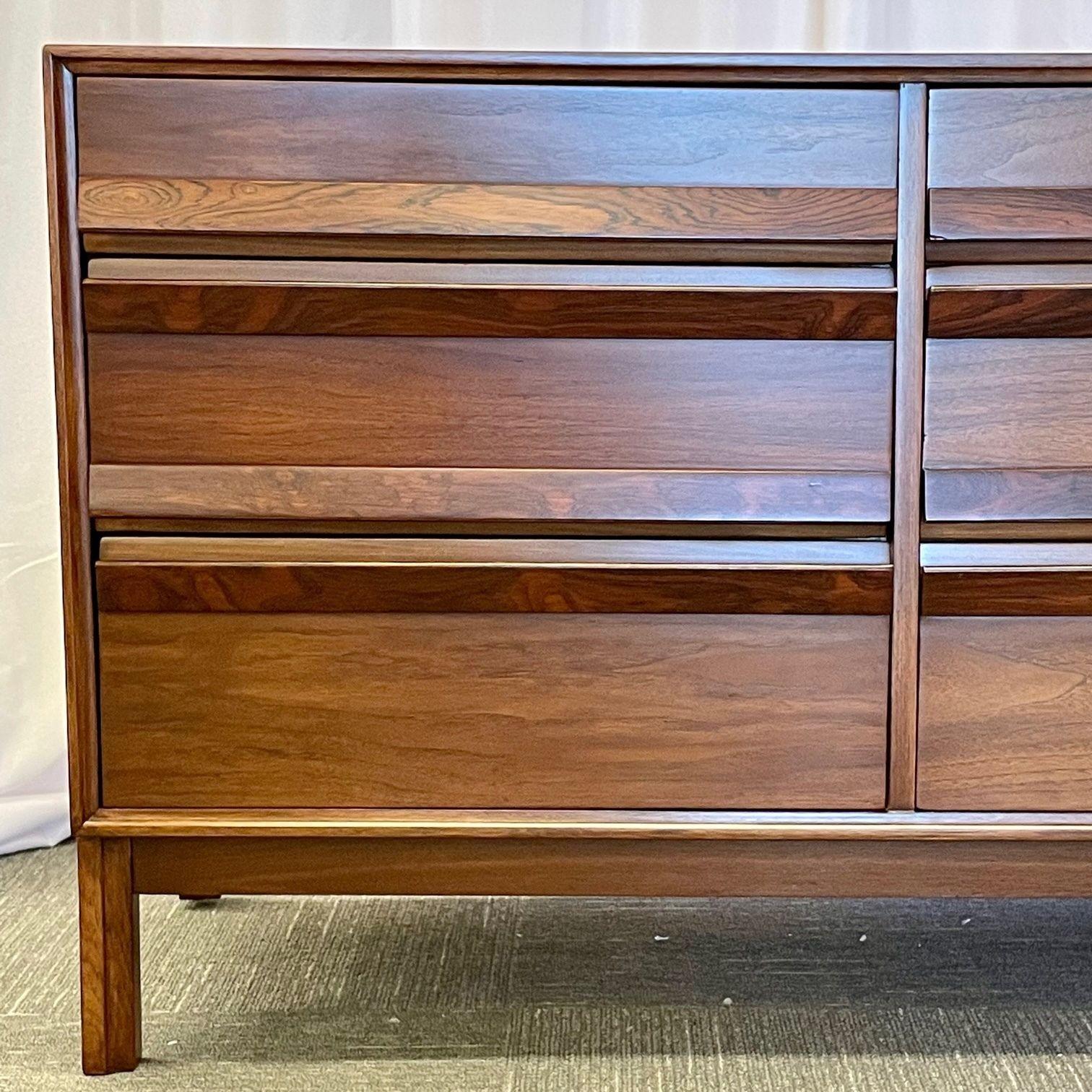 Mid-Century Modern Low Sideboard / Dresser, Walnut, Rosewood, American, 1950s 9