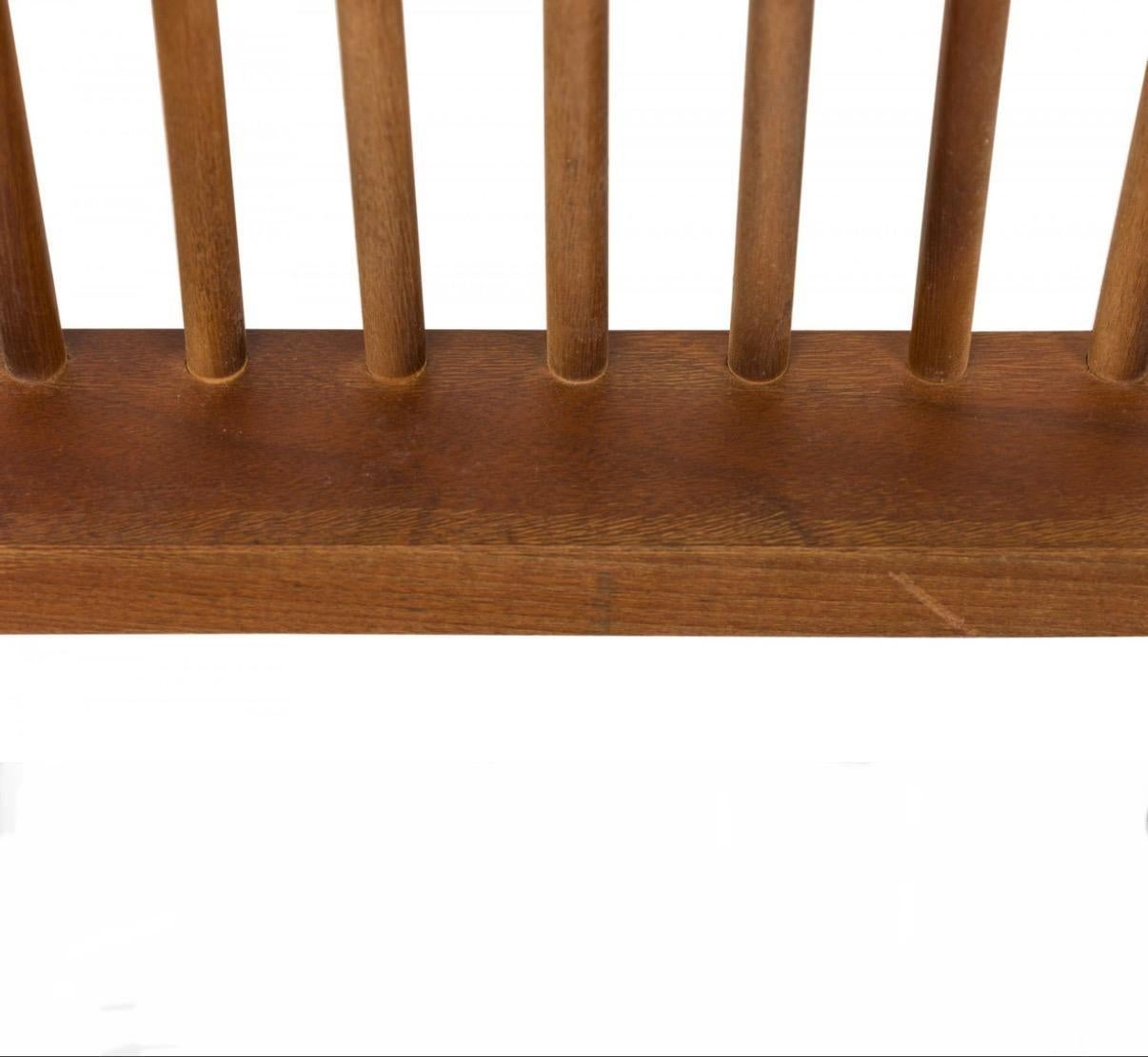 Banc à fuseau bas en noyer de The Moderns Moderns par Milo Baughman Bon état - En vente à Brooklyn, NY