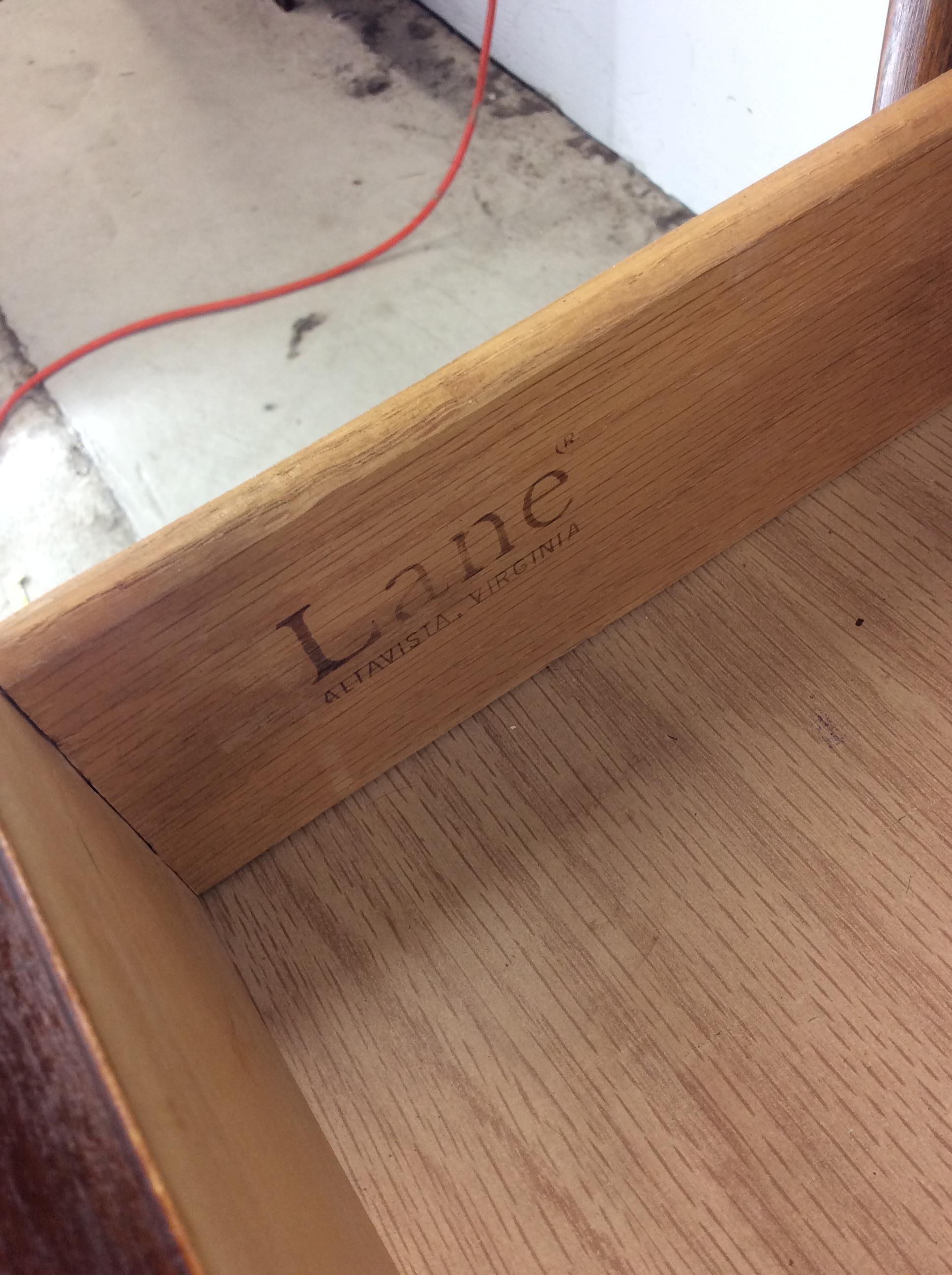 Comò Lowboy in stile Mid Century Modern di Perspective by Lane Furniture in vendita 3