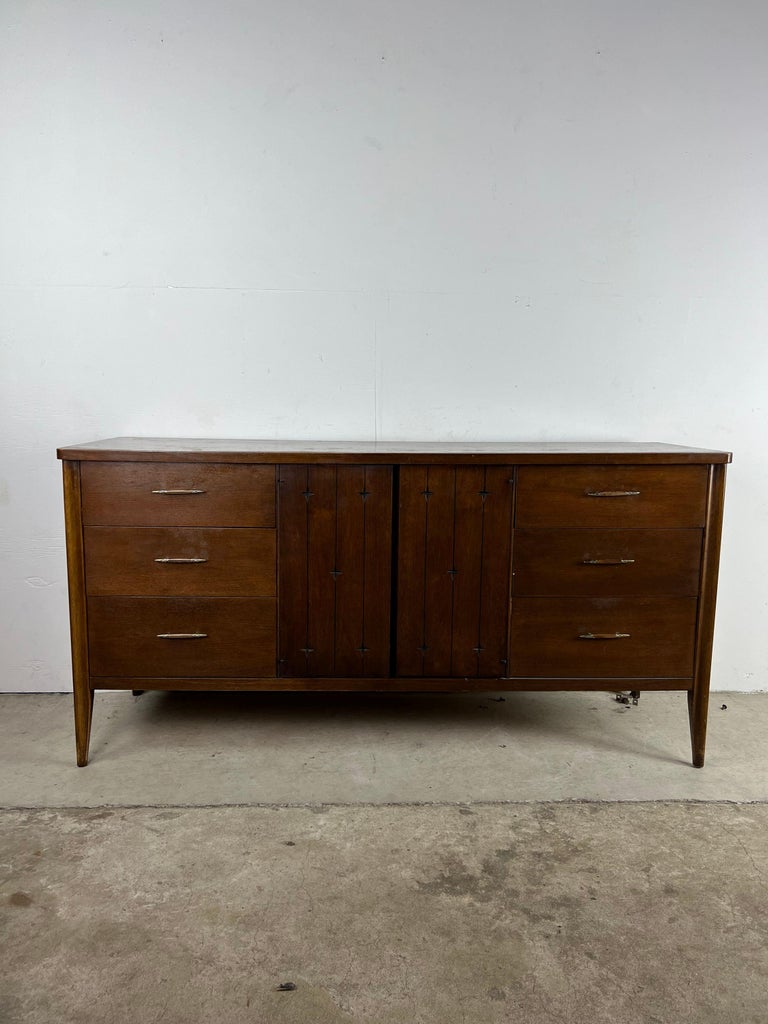 MidCentury Modern Lowboy Dresser from Saga Series by Broyhill For Sale at 1stDibs