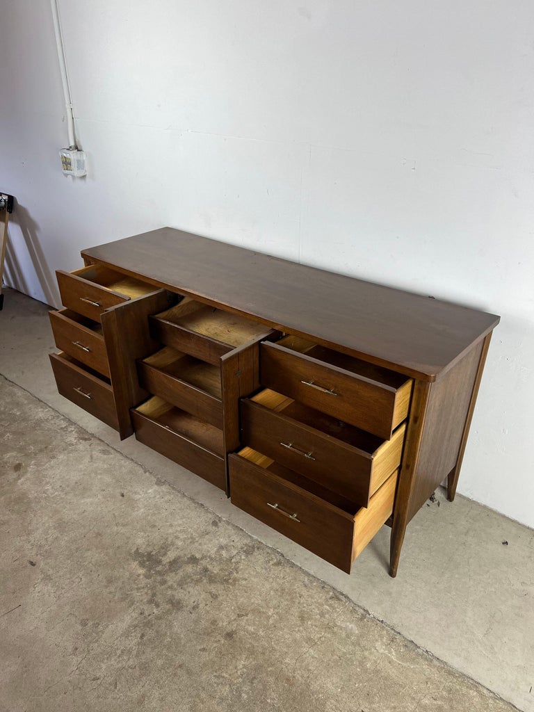 MidCentury Modern Lowboy Dresser from Saga Series by Broyhill For Sale at 1stDibs